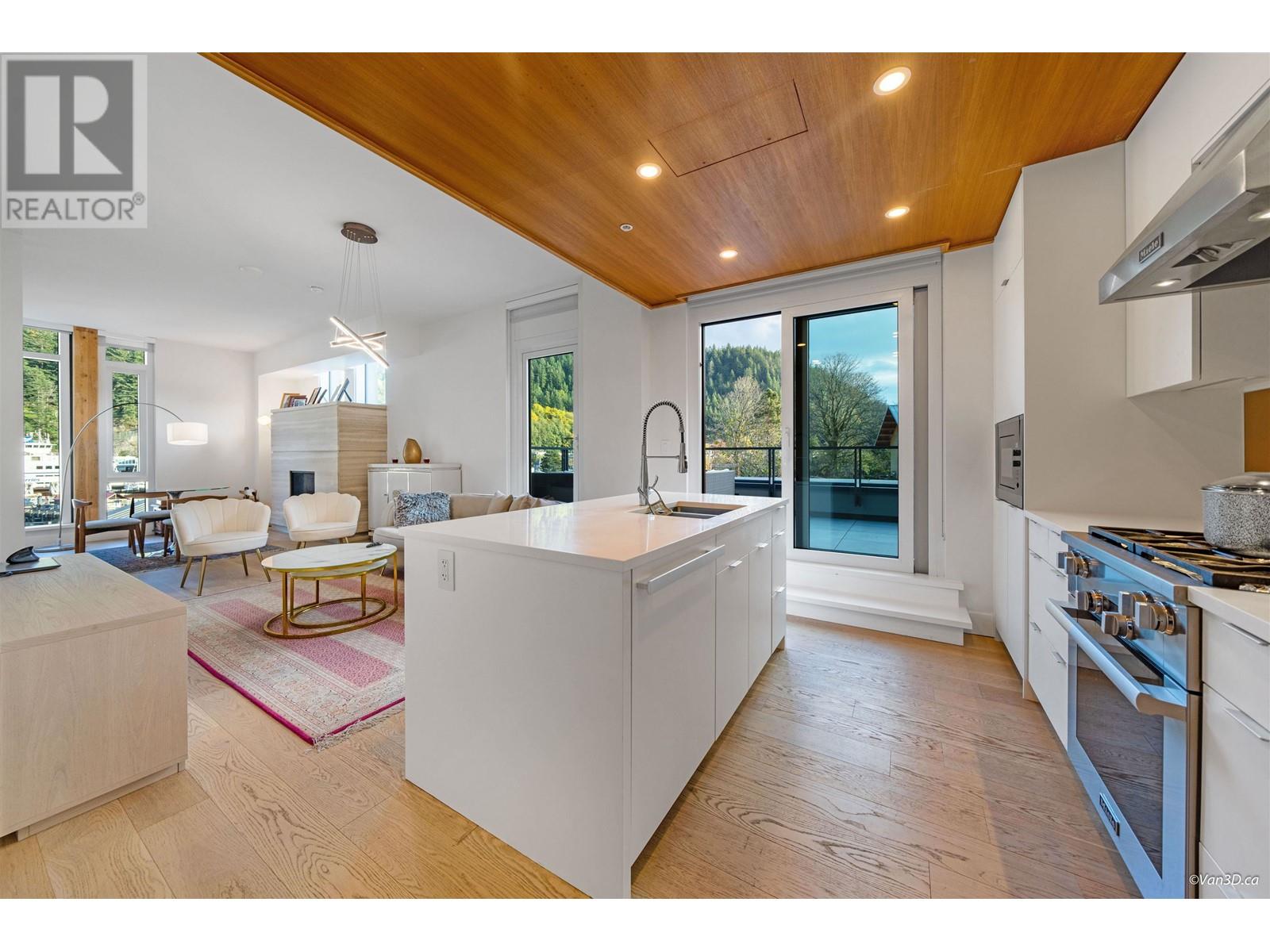 309 6707 Nelson Avenue, West Vancouver, British Columbia  V7W 0A4 - Photo 3 - R2828321