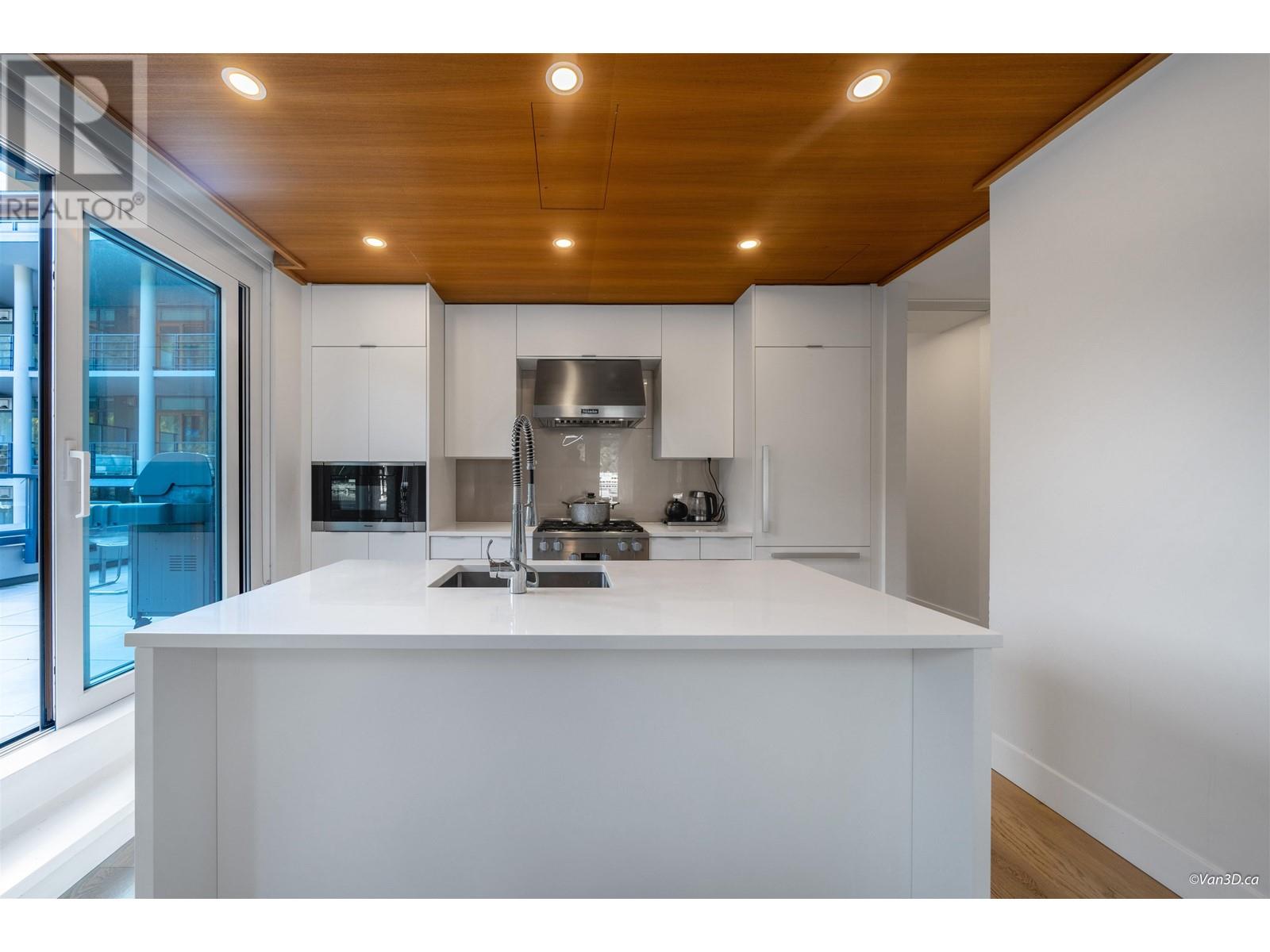 309 6707 Nelson Avenue, West Vancouver, British Columbia  V7W 0A4 - Photo 4 - R2828321