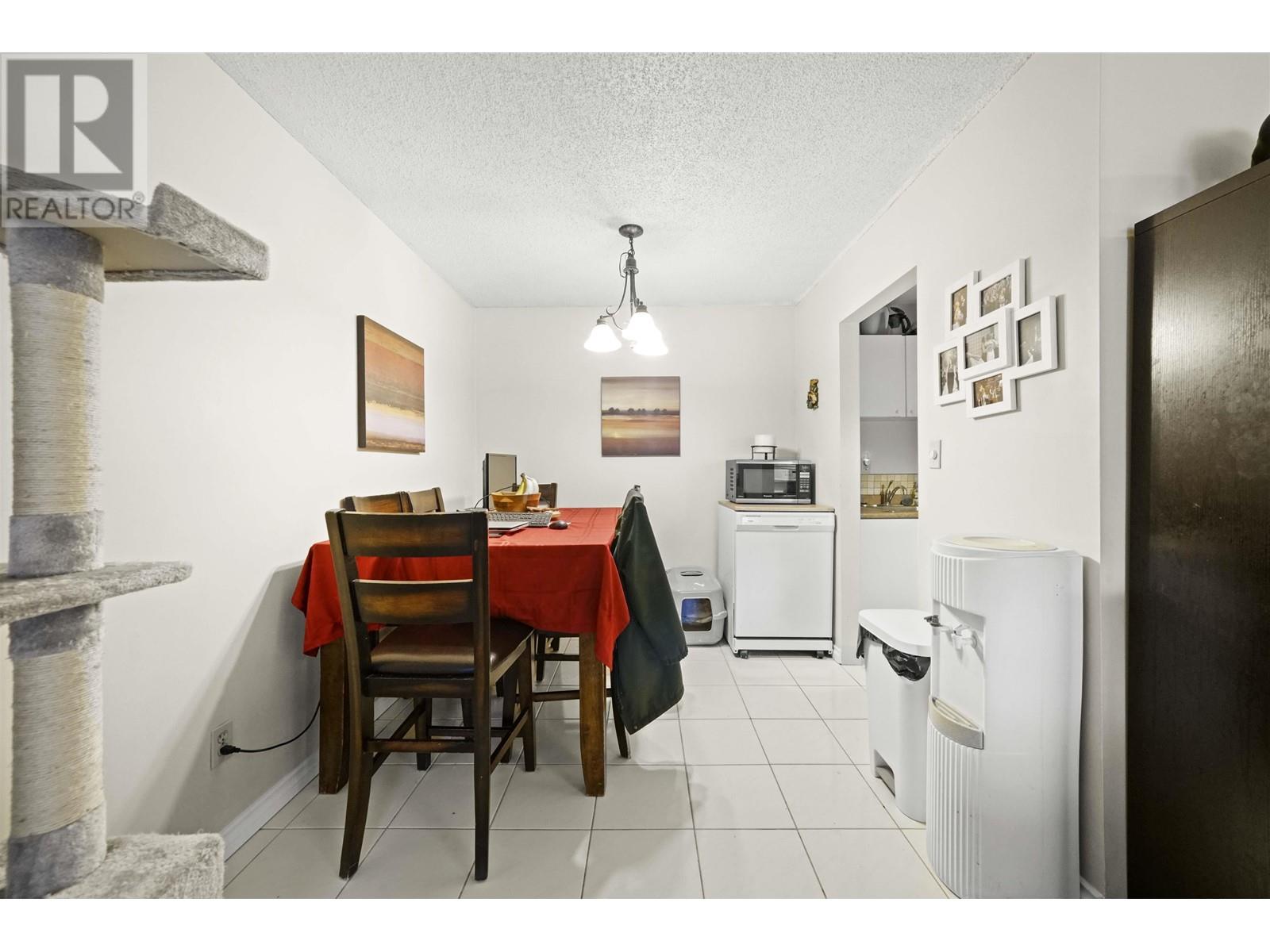 203 9584 Manchester Drive, Burnaby, British Columbia  V3N 4R1 - Photo 10 - R2828329