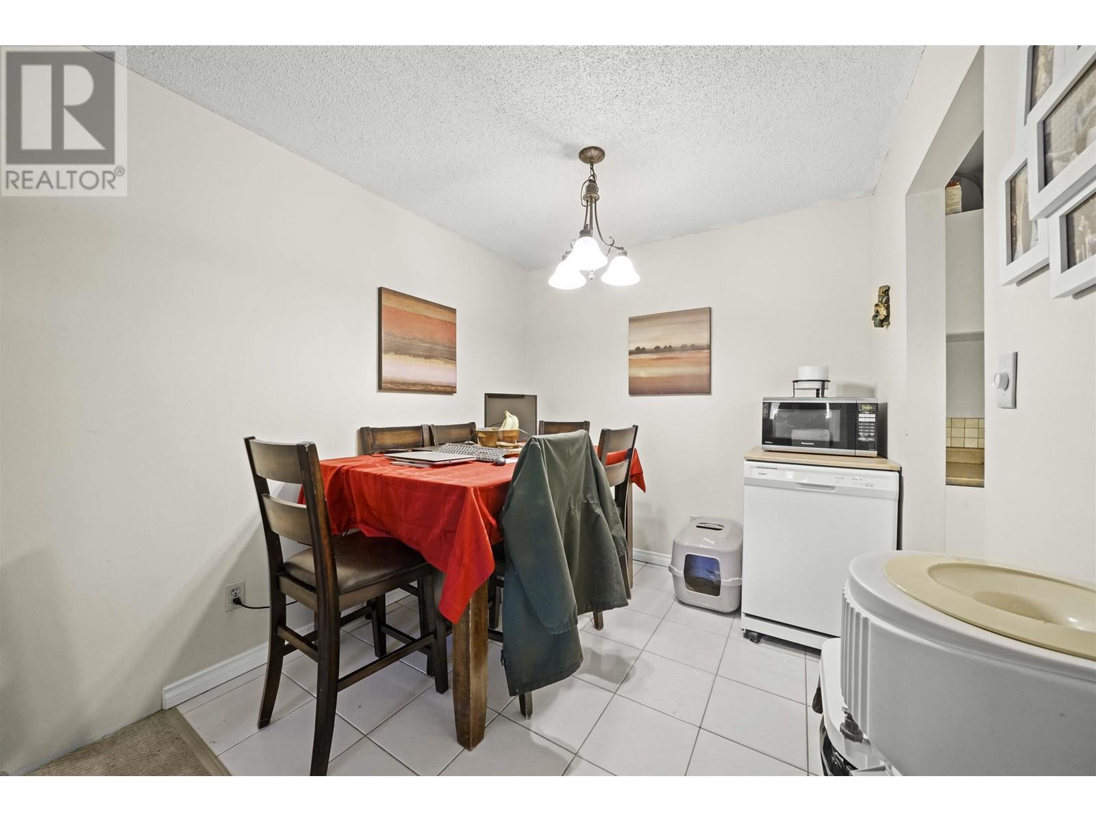 203 9584 Manchester Drive, Burnaby, British Columbia  V3N 4R1 - Photo 11 - R2828329