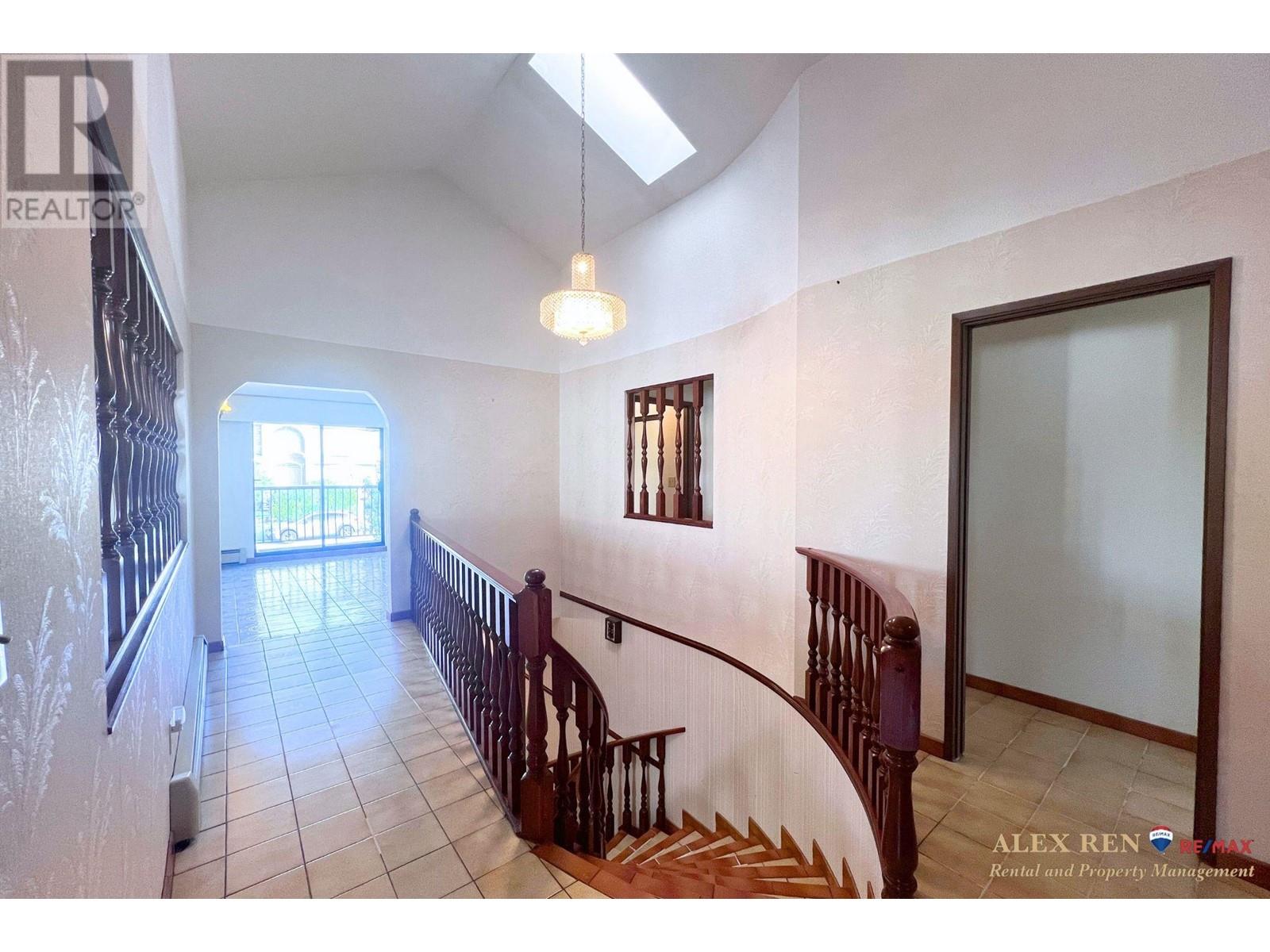43xx Hurst Street, Burnaby, British Columbia  V5J 1M9 - Photo 3 - R2828333