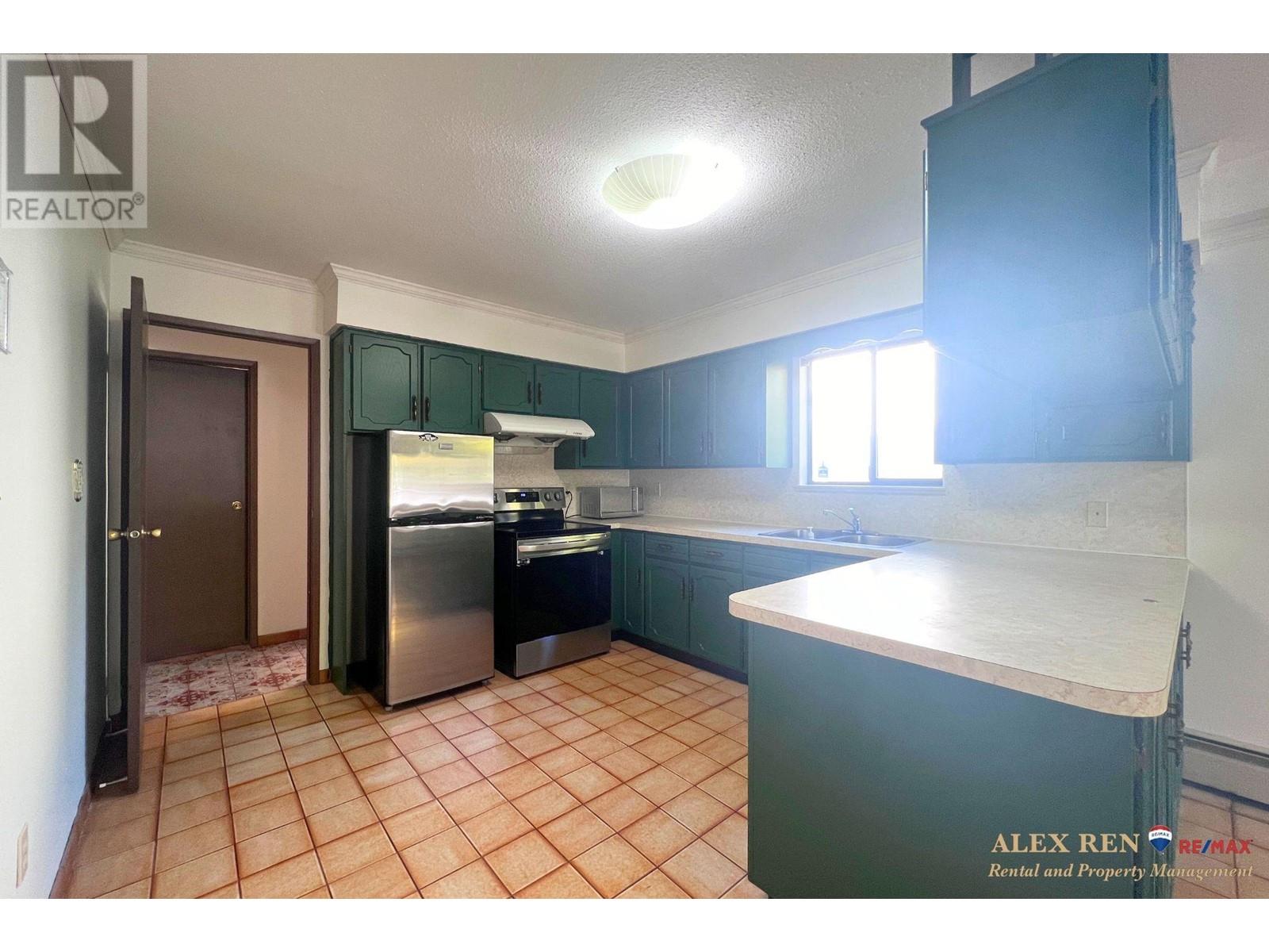 4xxx Hurst Street, Burnaby, British Columbia  V5J 1M9 - Photo 6 - R2828334
