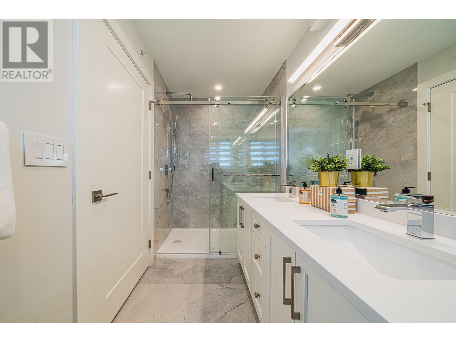 8377 French Street, Vancouver, British Columbia  V6P 4W3 - Photo 26 - R2827614