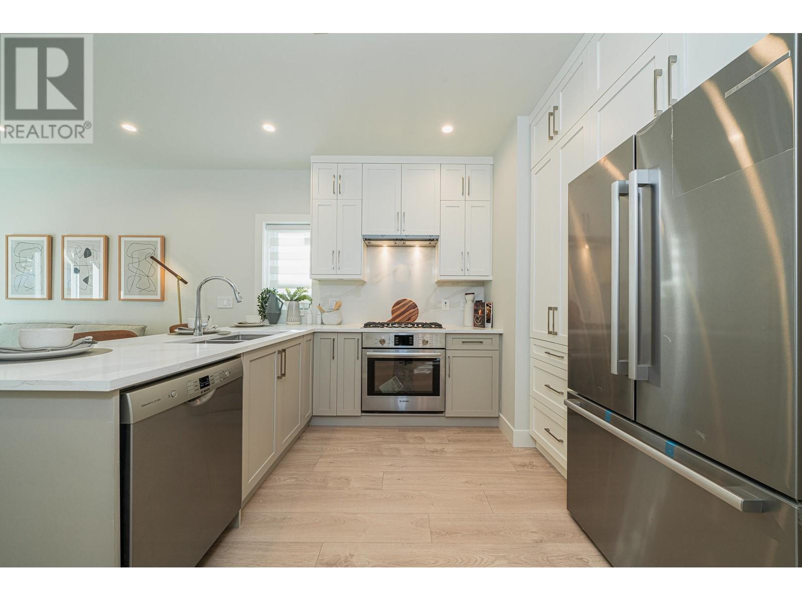 8381 French Street, Vancouver, British Columbia  V6P 4W3 - Photo 9 - R2827651