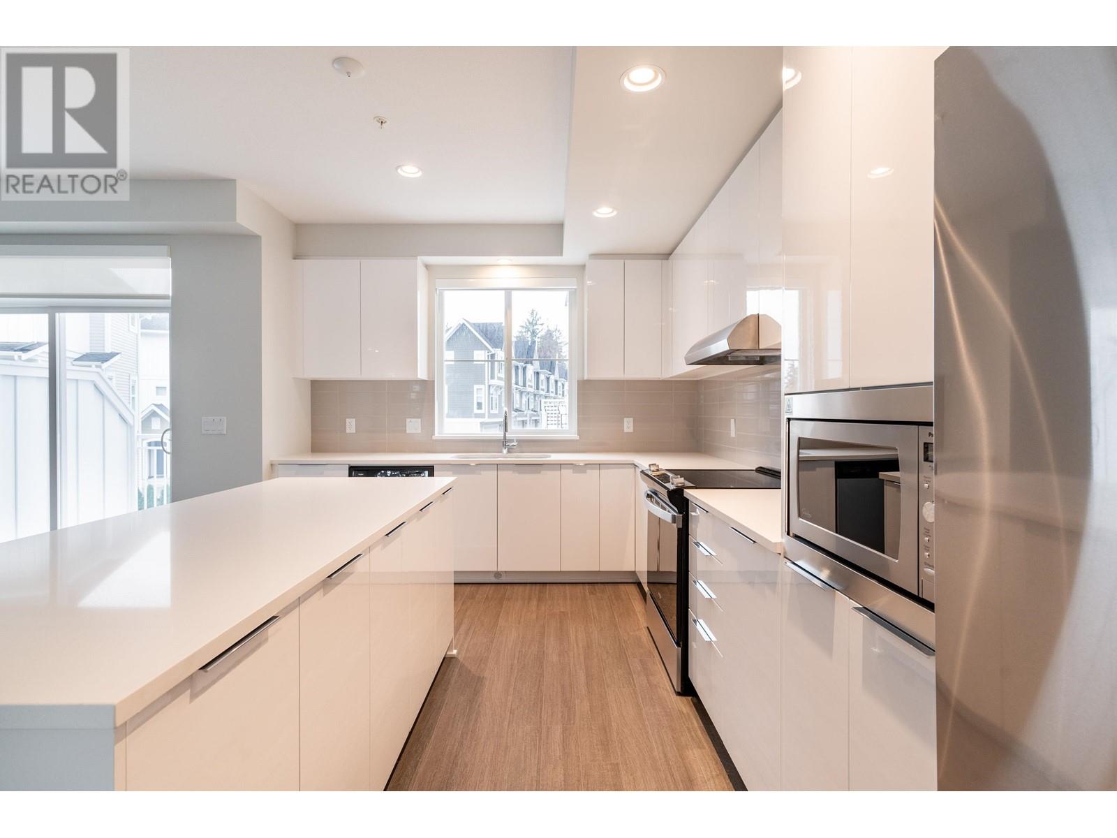 1014 11280 Pazarena Place, Maple Ridge, British Columbia  V2X 4K9 - Photo 11 - R2828292