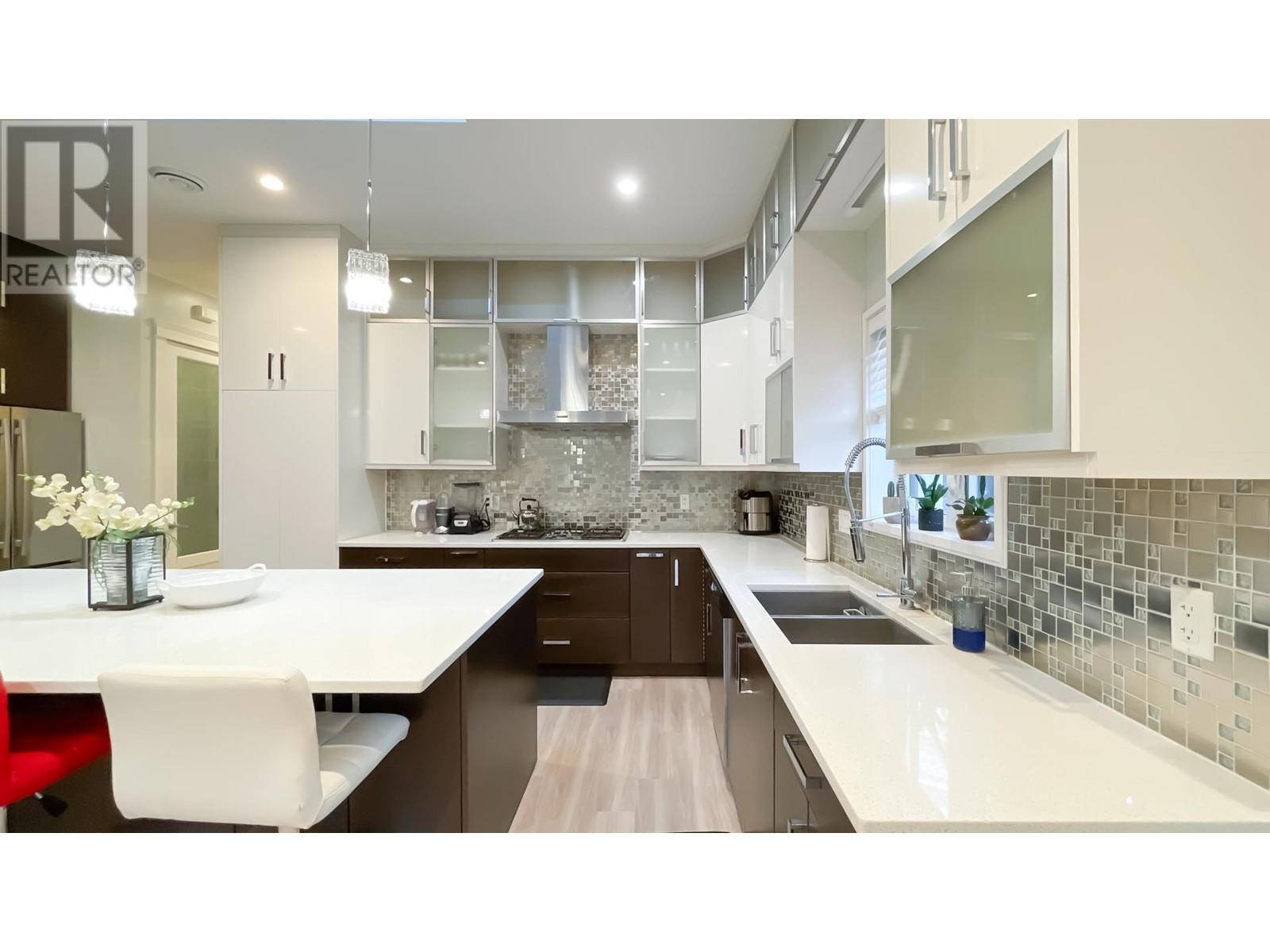 6458 Malvern Avenue, Burnaby, British Columbia  V5E 3G1 - Photo 11 - R2828200