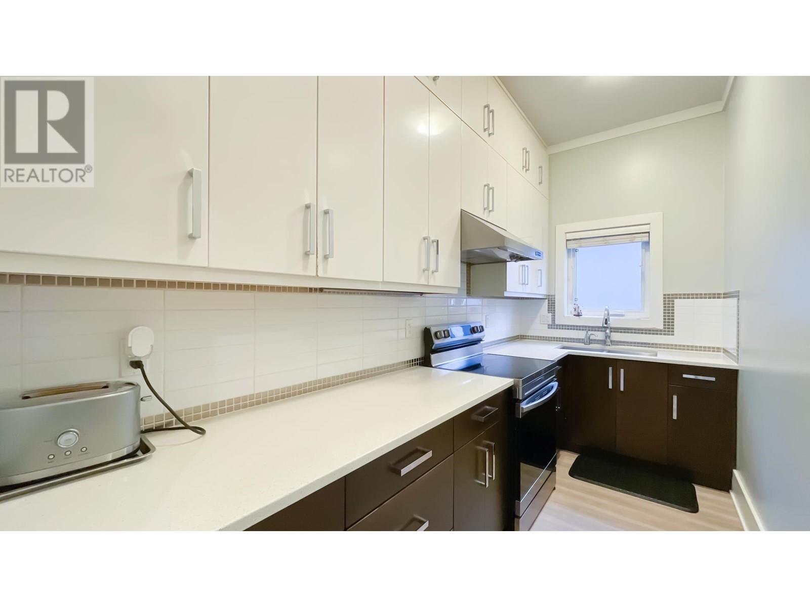 6458 Malvern Avenue, Burnaby, British Columbia  V5E 3G1 - Photo 12 - R2828200