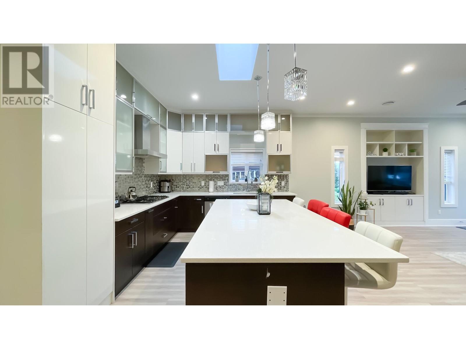6458 Malvern Avenue, Burnaby, British Columbia  V5E 3G1 - Photo 9 - R2828200