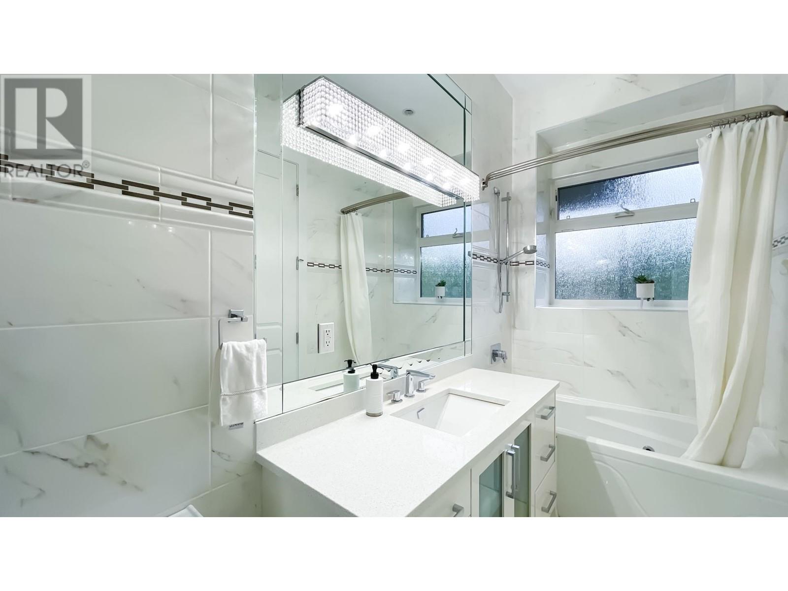 6458 Malvern Avenue, Burnaby, British Columbia  V5E 3G1 - Photo 19 - R2828200