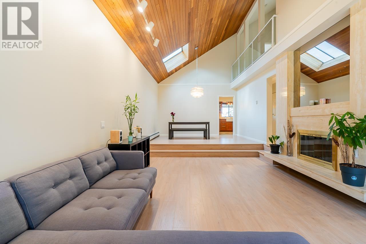 1349 Phillips Avenue, Burnaby, British Columbia  V5A 2V8 - Photo 6 - R2828238