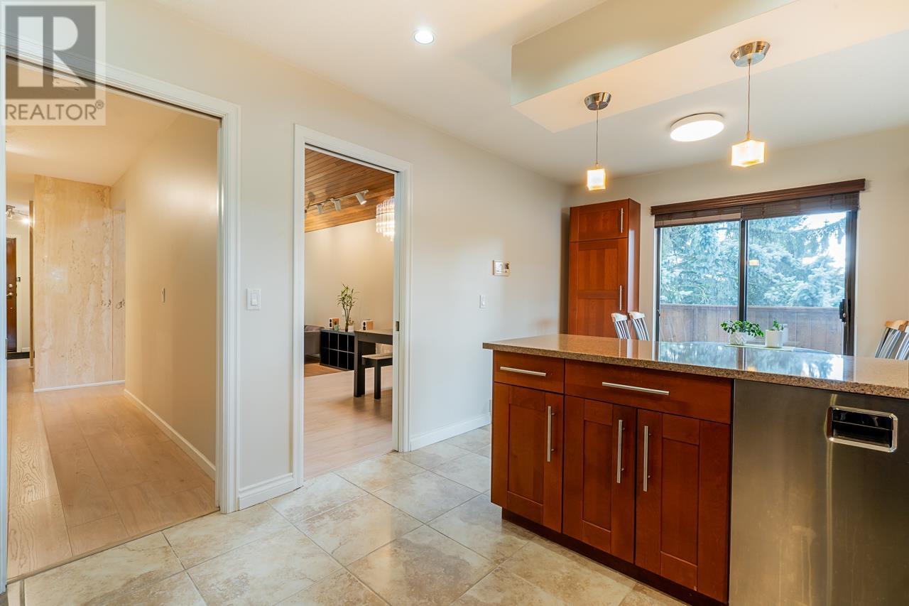 1349 Phillips Avenue, Burnaby, British Columbia  V5A 2V8 - Photo 12 - R2828238