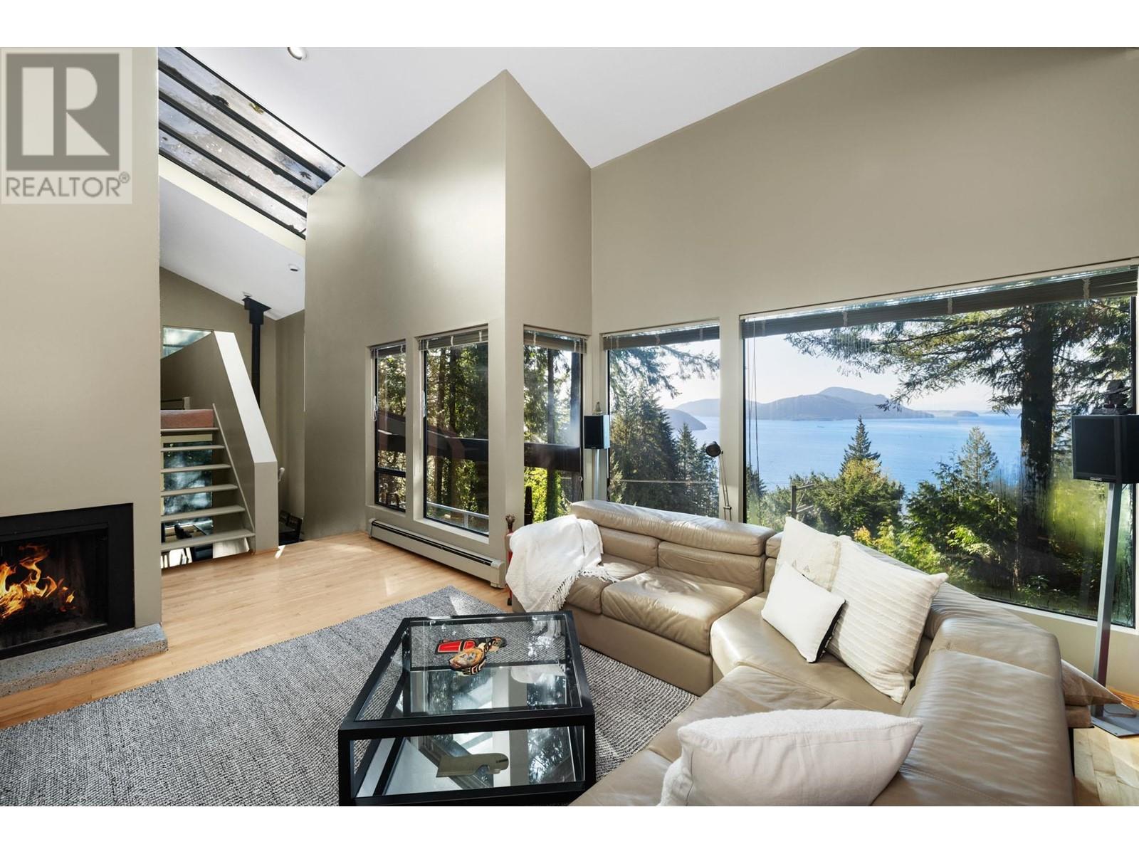 225 Mountain Drive, Lions Bay, British Columbia  V0N 2E0 - Photo 18 - R2828357