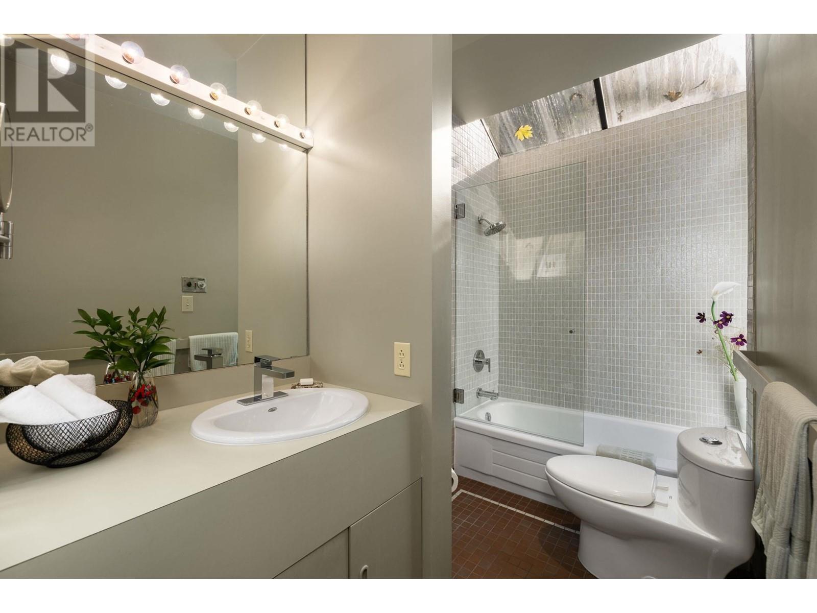 225 Mountain Drive, Lions Bay, British Columbia  V0N 2E0 - Photo 28 - R2828357