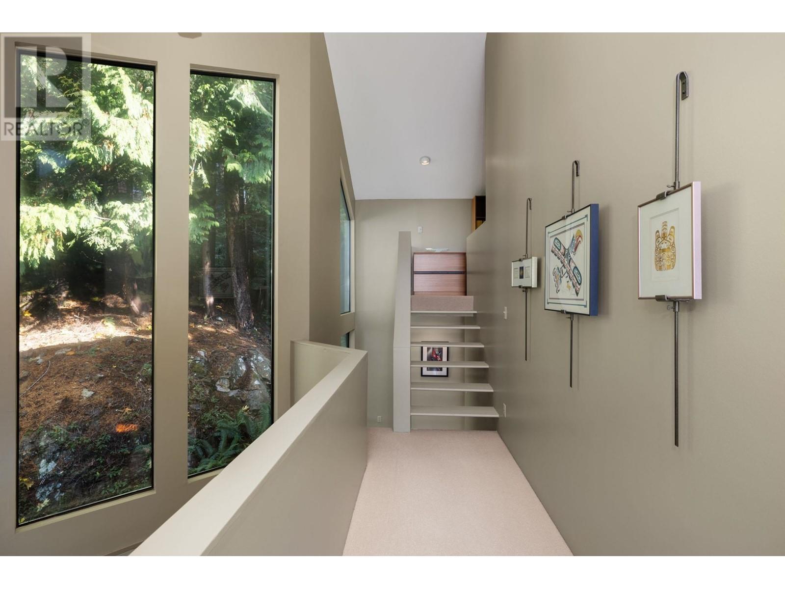 225 Mountain Drive, Lions Bay, British Columbia  V0N 2E0 - Photo 30 - R2828357