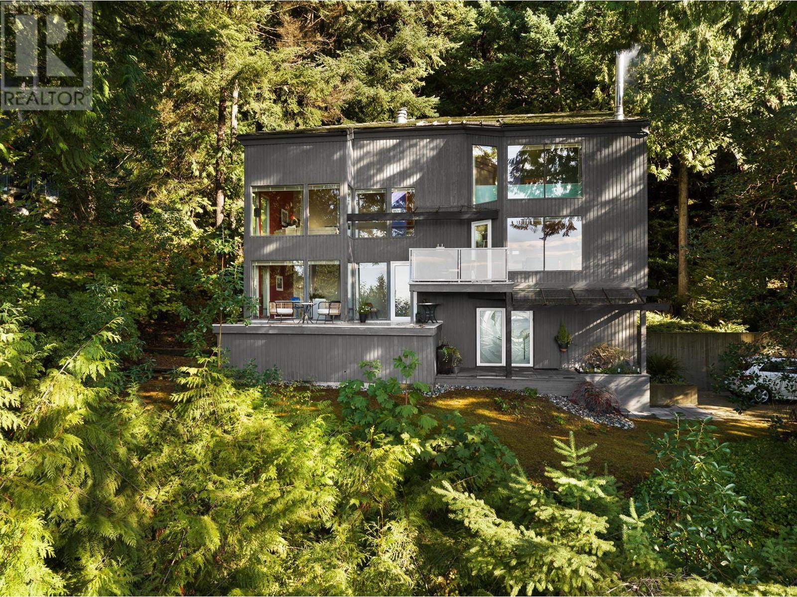 225 Mountain Drive, Lions Bay, British Columbia  V0N 2E0 - Photo 35 - R2828357