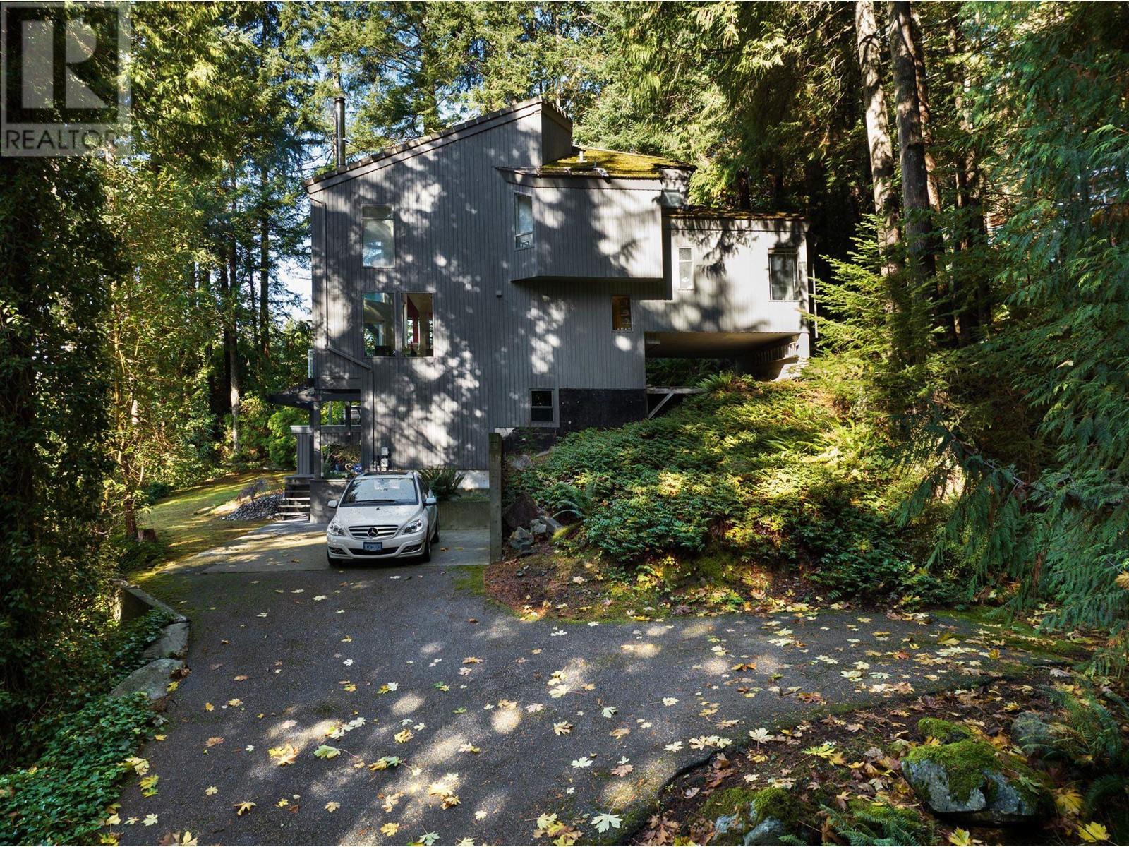 225 Mountain Drive, Lions Bay, British Columbia  V0N 2E0 - Photo 38 - R2828357
