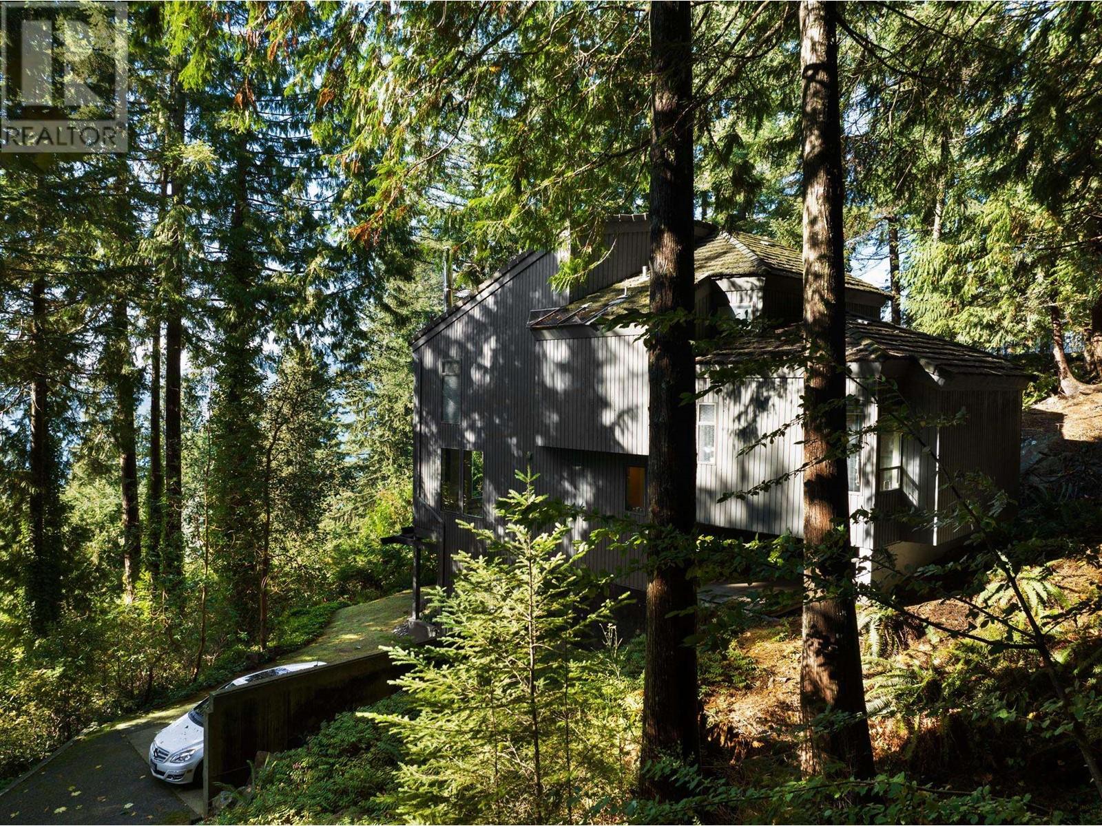 225 Mountain Drive, Lions Bay, British Columbia  V0N 2E0 - Photo 39 - R2828357