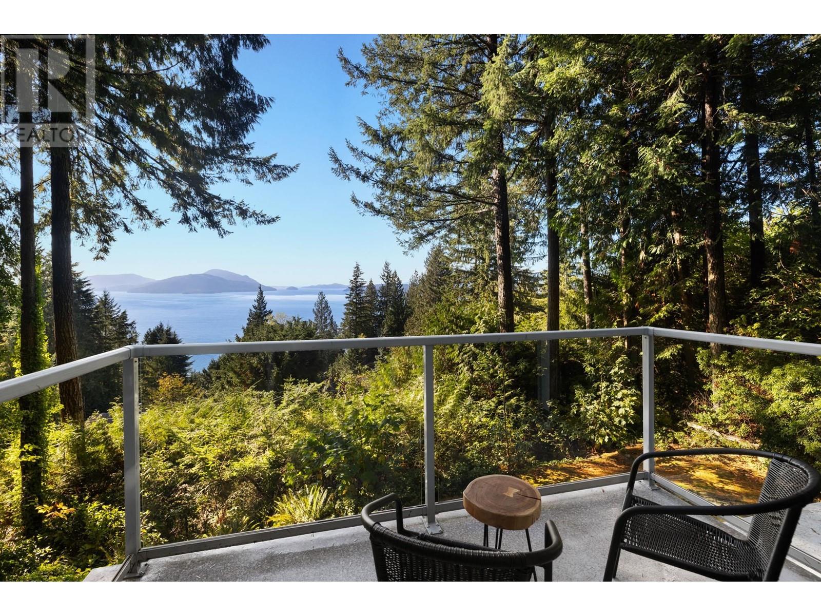 225 Mountain Drive, Lions Bay, British Columbia  V0N 2E0 - Photo 5 - R2828357