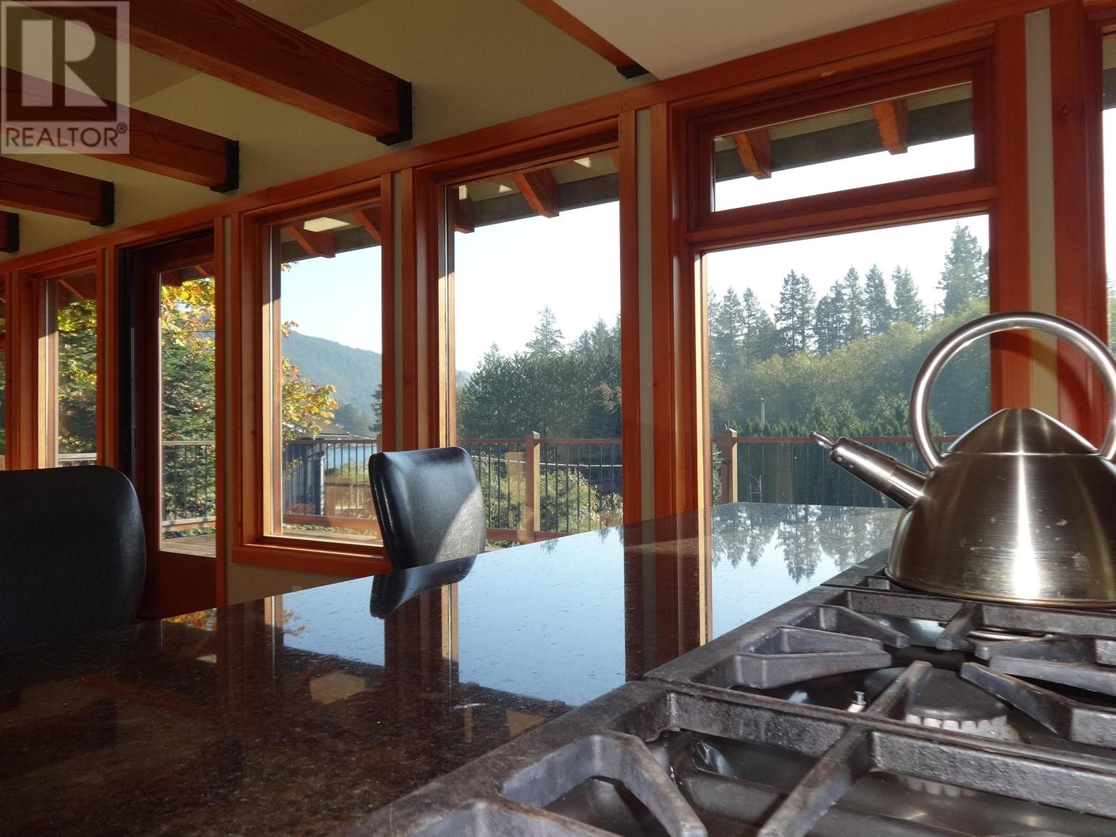 4721 Sinclair Bay Road, Garden Bay, British Columbia  V0N 1S1 - Photo 5 - R2828377