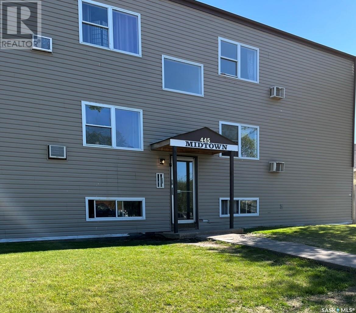 445 12th Street E, Prince Albert, Saskatchewan  S6V 1C3 - Photo 1 - SK949762