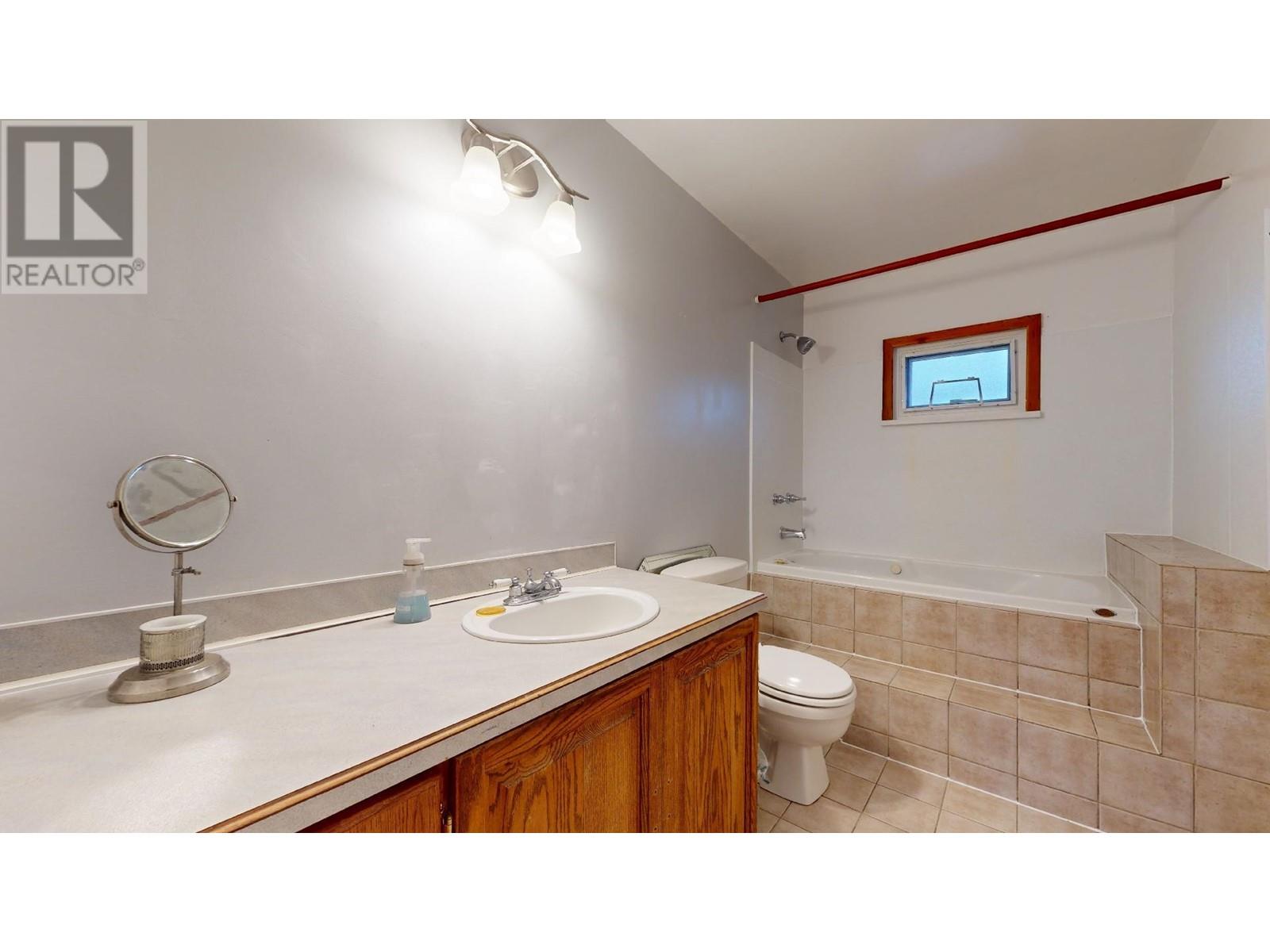 1780 Harris Road, Squamish, British Columbia  V0N 1T0 - Photo 11 - R2812076