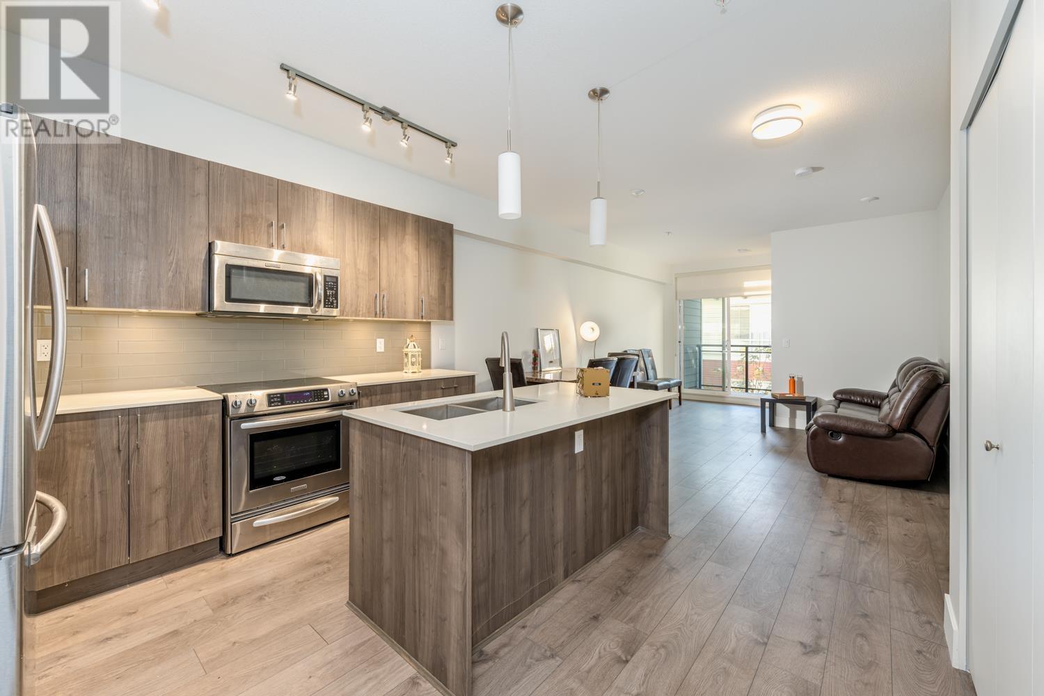309 630 W Como Lake Avenue, Coquitlam, British Columbia  V3J 3M4 - Photo 9 - R2827091