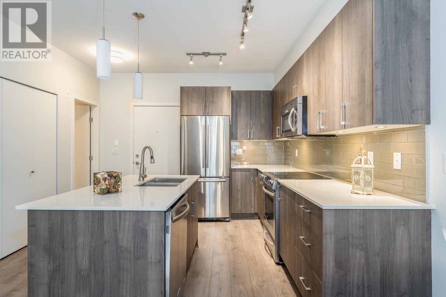 309 630 W Como Lake Avenue, Coquitlam, British Columbia  V3J 3M4 - Photo 8 - R2827091