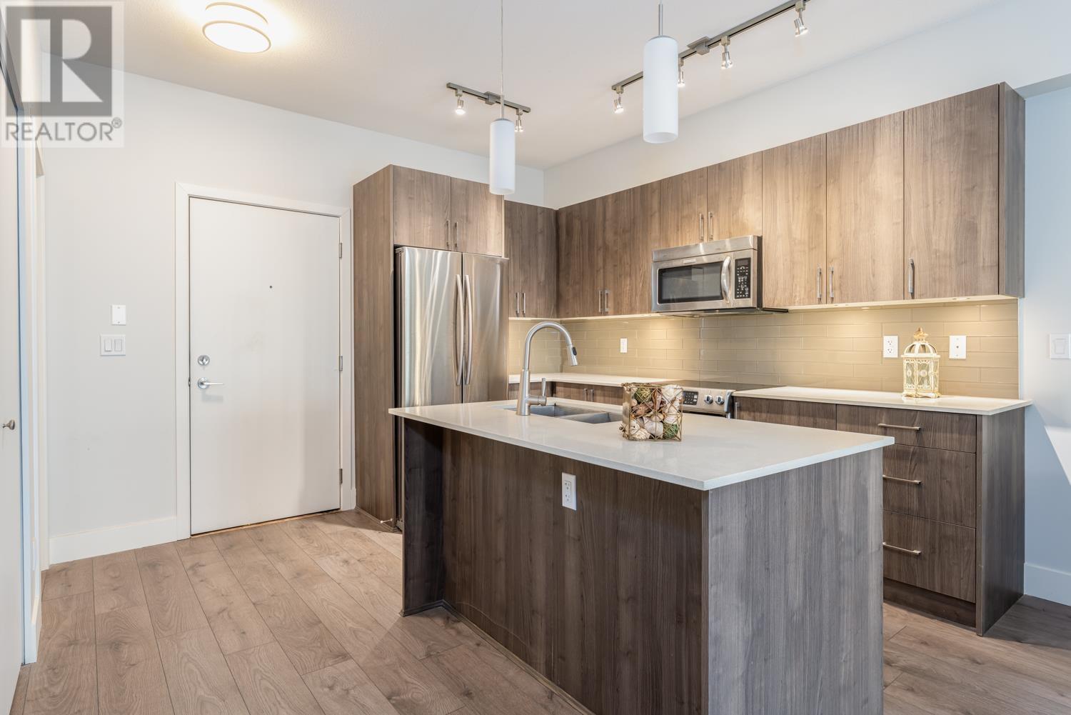 309 630 W Como Lake Avenue, Coquitlam, British Columbia  V3J 3M4 - Photo 7 - R2827091