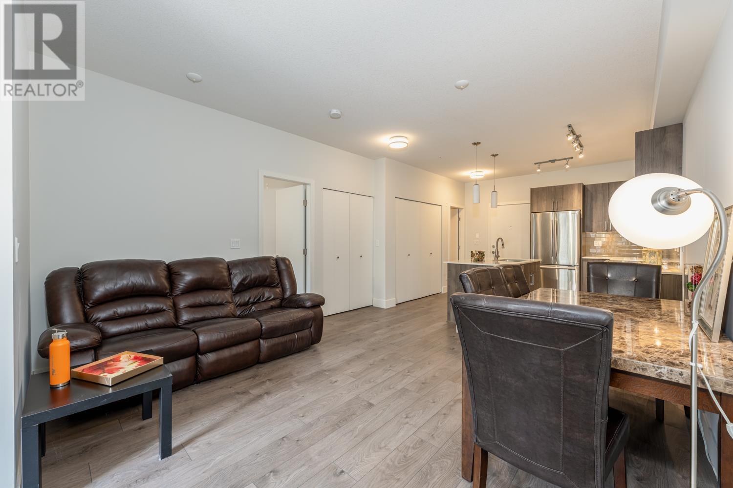309 630 W Como Lake Avenue, Coquitlam, British Columbia  V3J 3M4 - Photo 12 - R2827091