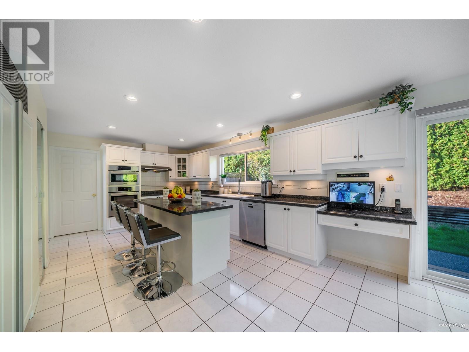 2258 Sicamous Avenue, Coquitlam, British Columbia  V3K 6R9 - Photo 12 - R2826908