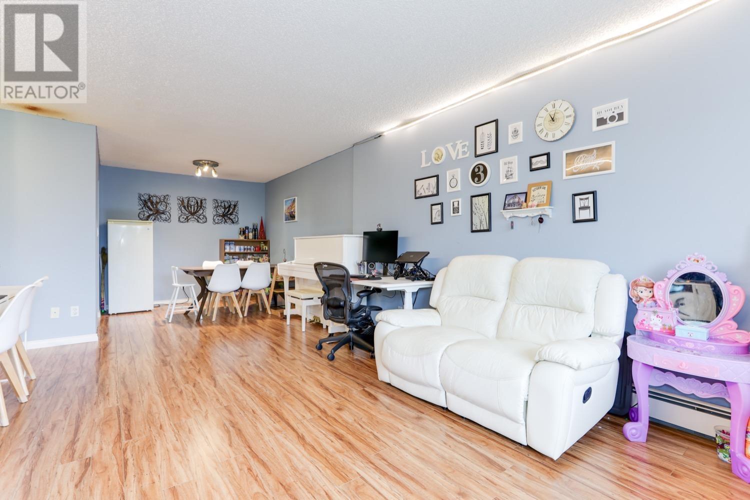 304 2060 Bellwood Avenue, Burnaby, British Columbia  V5B 4V2 - Photo 11 - R2823481