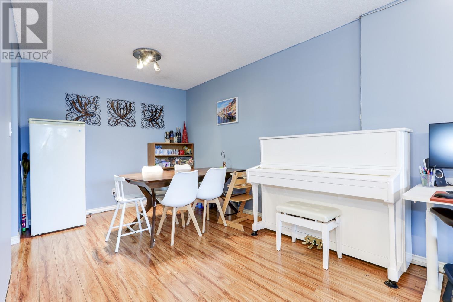 304 2060 Bellwood Avenue, Burnaby, British Columbia  V5B 4V2 - Photo 7 - R2823481