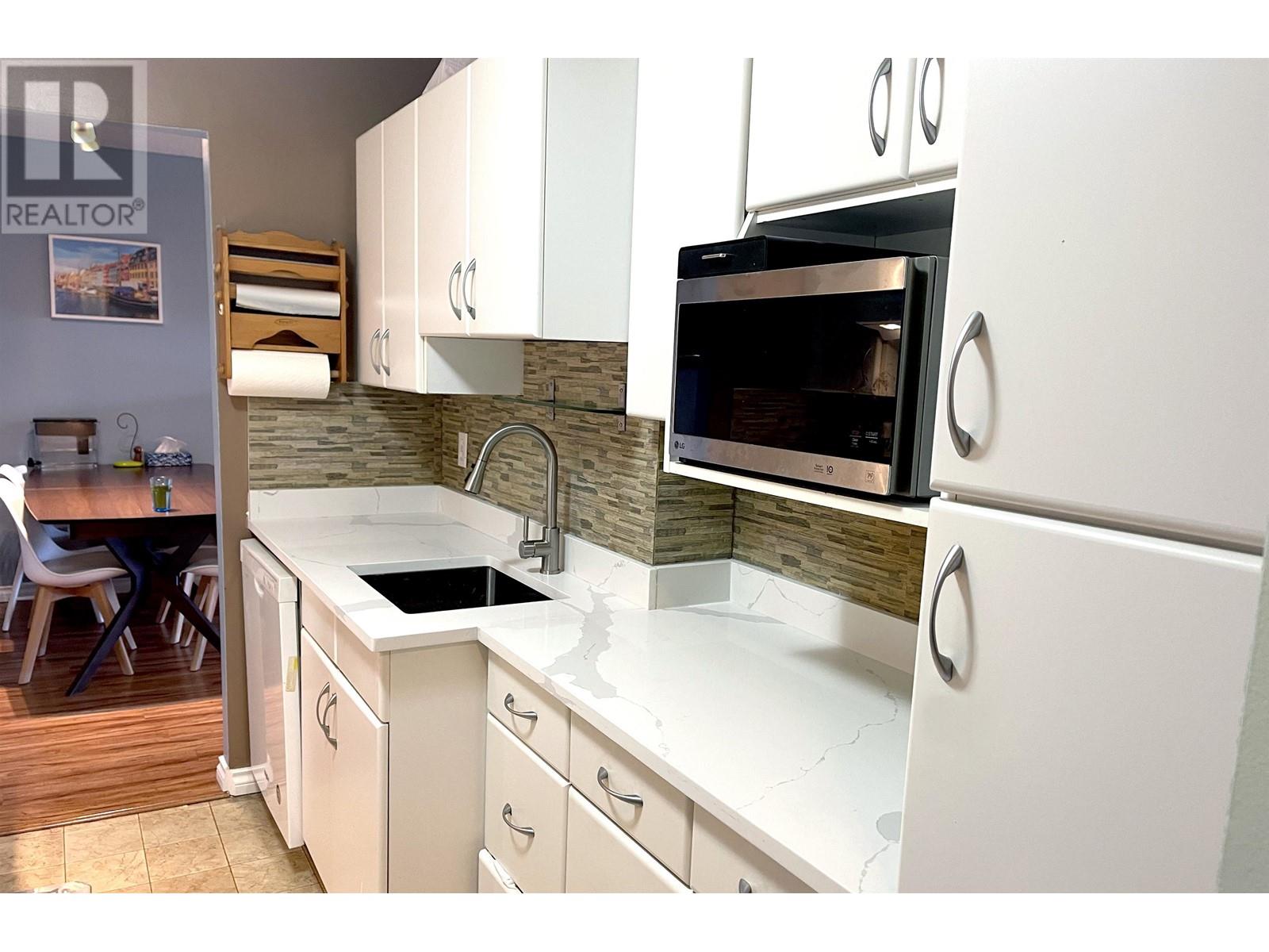 304 2060 Bellwood Avenue, Burnaby, British Columbia  V5B 4V2 - Photo 8 - R2823481