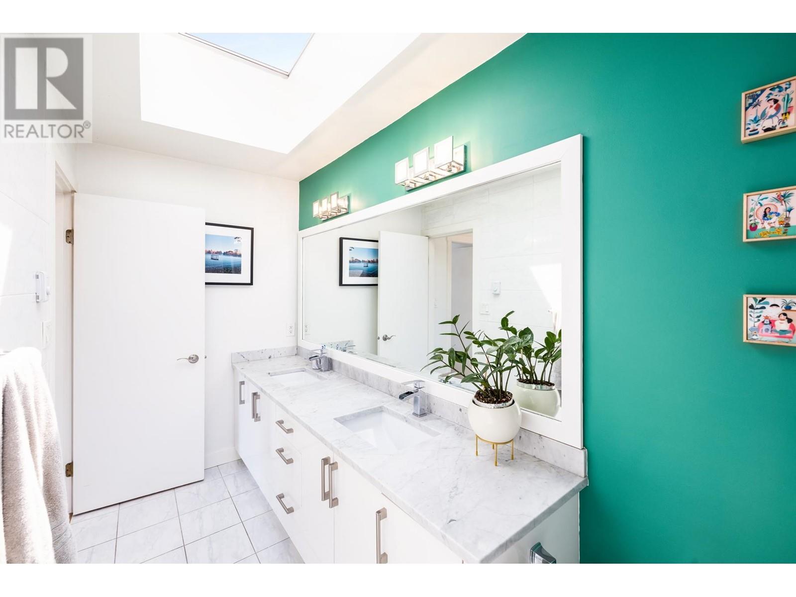 27 1350 W 6th Avenue, Vancouver, British Columbia  V6H 1A7 - Photo 9 - R2828391