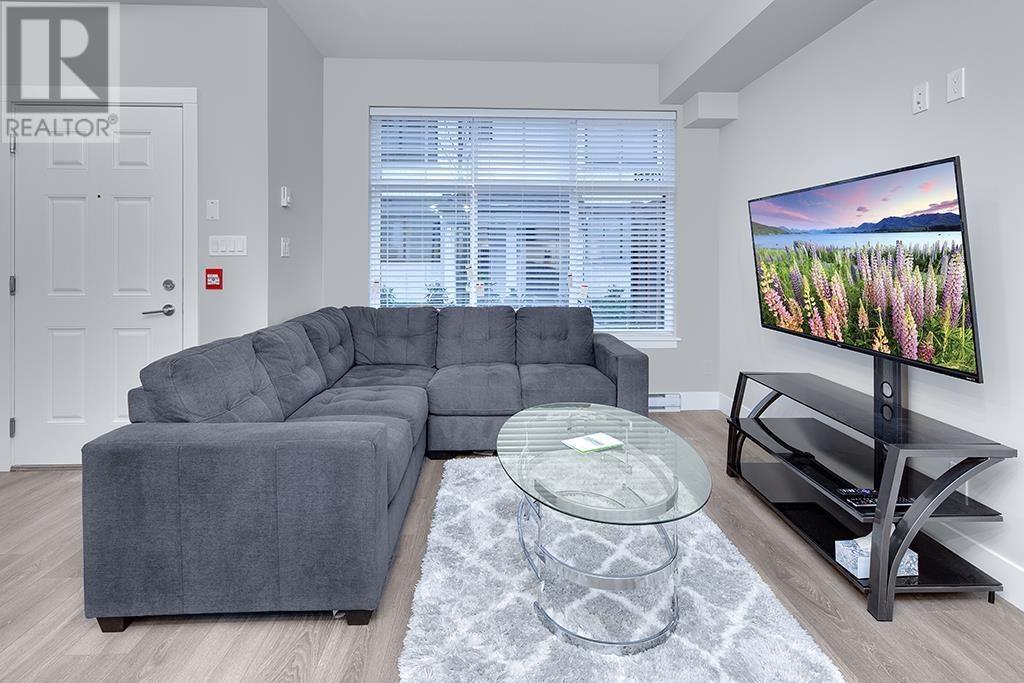 1 5188 Savile Row, Burnaby, British Columbia  V5E 0C3 - Photo 2 - R2828395