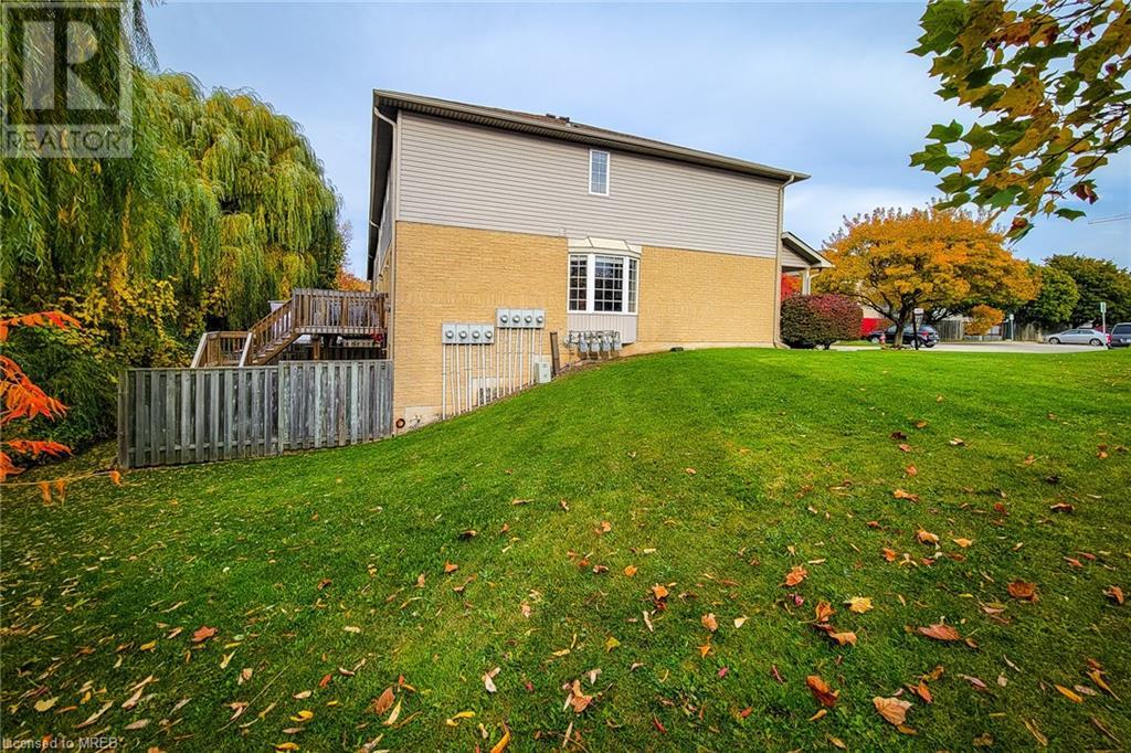 76 Frances Avenue Unit 30, Stoney Creek, Ontario L8E 5X2 (26224193