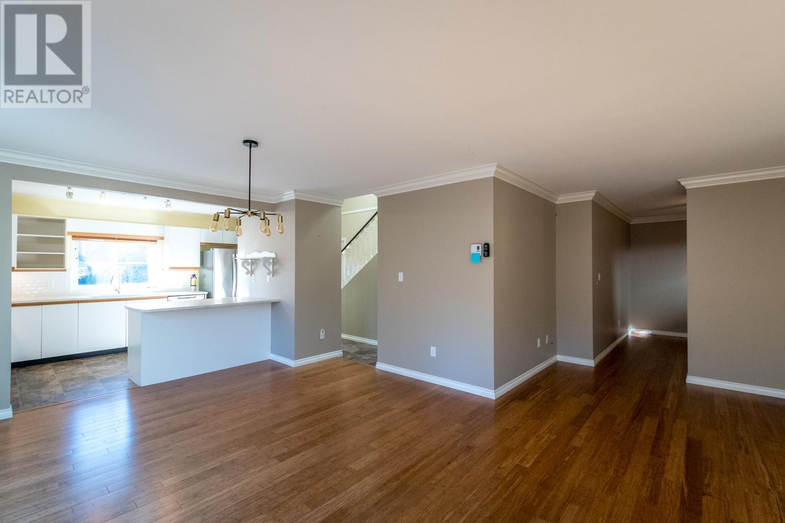 821 North Road, Gibsons, British Columbia  V0N 1V9 - Photo 11 - R2828396