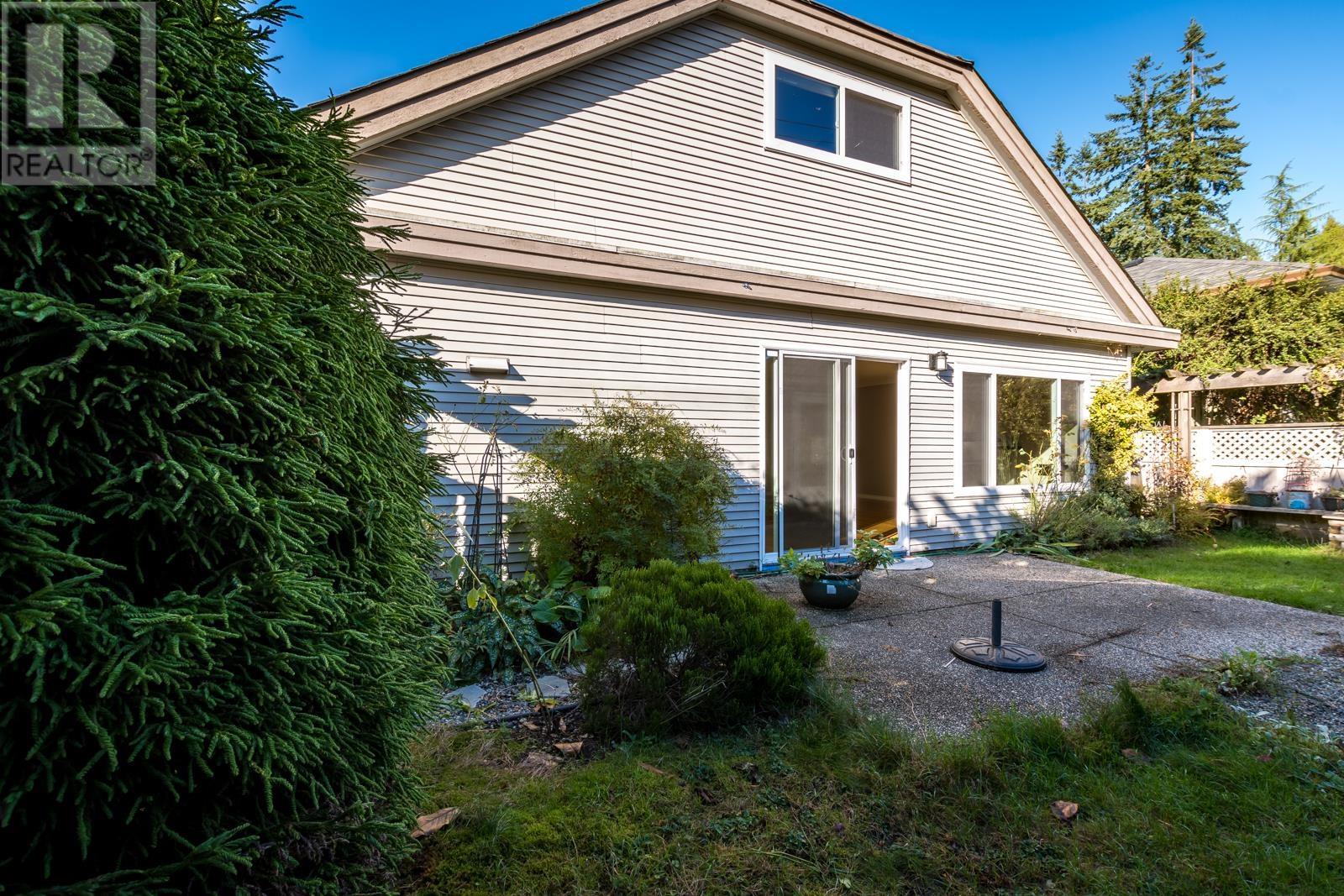 821 North Road, Gibsons, British Columbia  V0N 1V9 - Photo 26 - R2828396