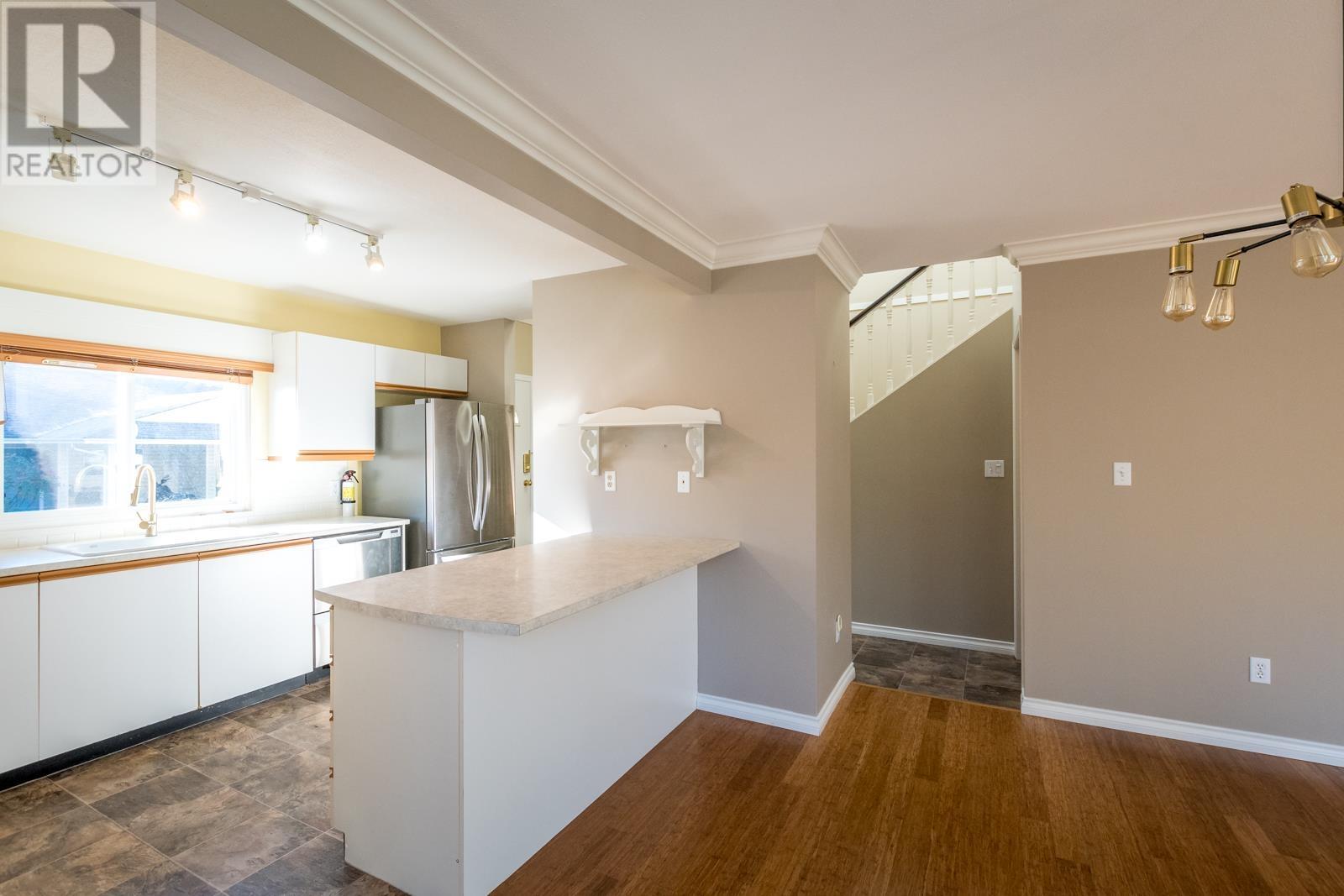 821 North Road, Gibsons, British Columbia  V0N 1V9 - Photo 7 - R2828396