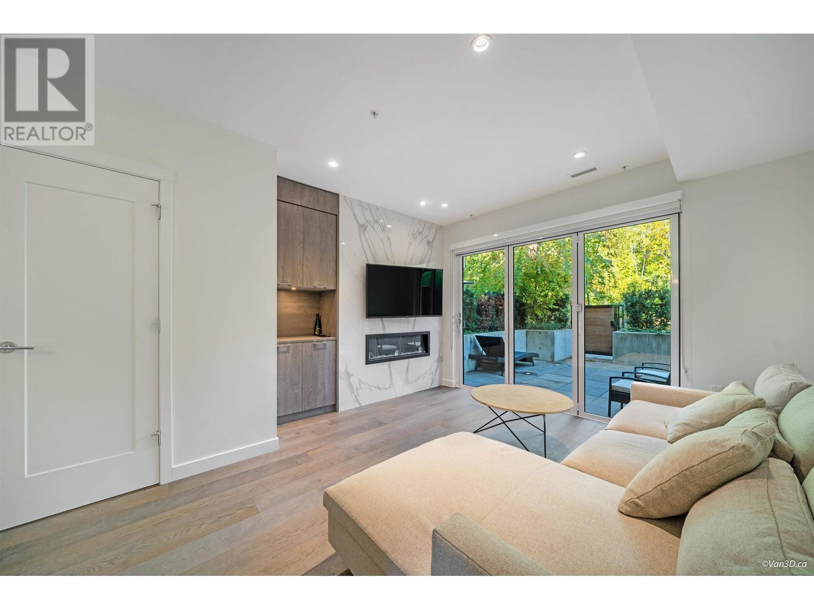 10 1960 Glenaire Drive, Vancouver, British Columbia  V7P 1Y1 - Photo 11 - R2825987