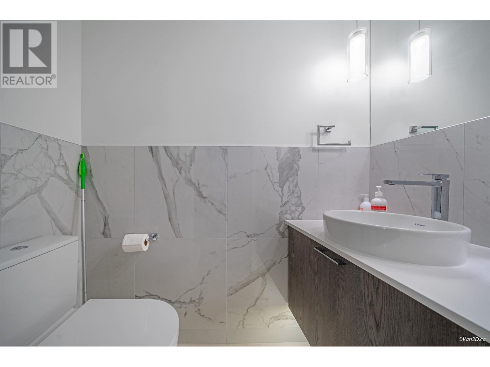 10 1960 Glenaire Drive, Vancouver, British Columbia  V7P 1Y1 - Photo 31 - R2825987
