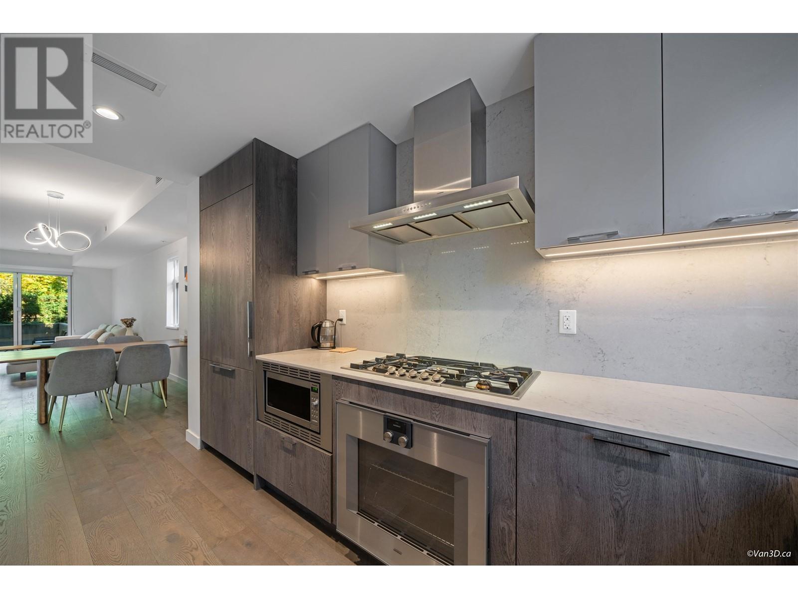 10 1960 Glenaire Drive, Vancouver, British Columbia  V7P 1Y1 - Photo 4 - R2825987