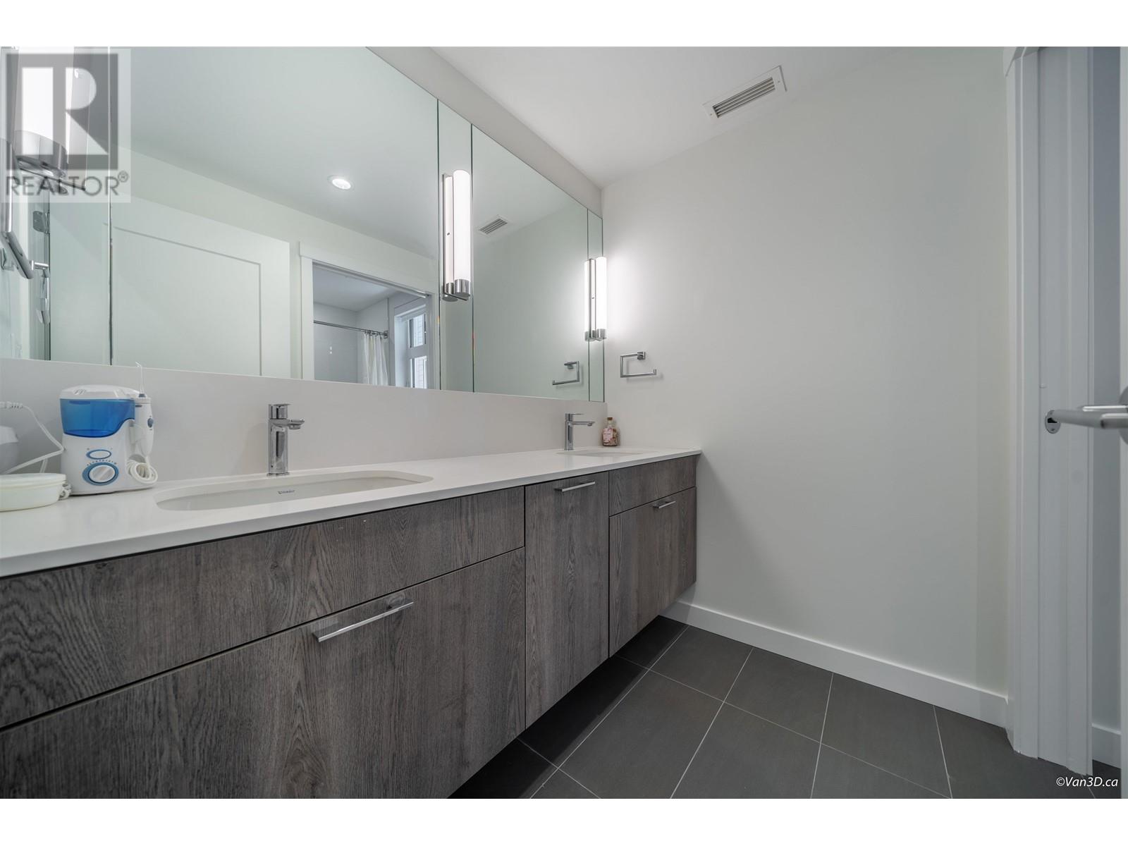 10 1960 Glenaire Drive, Vancouver, British Columbia  V7P 1Y1 - Photo 22 - R2825987