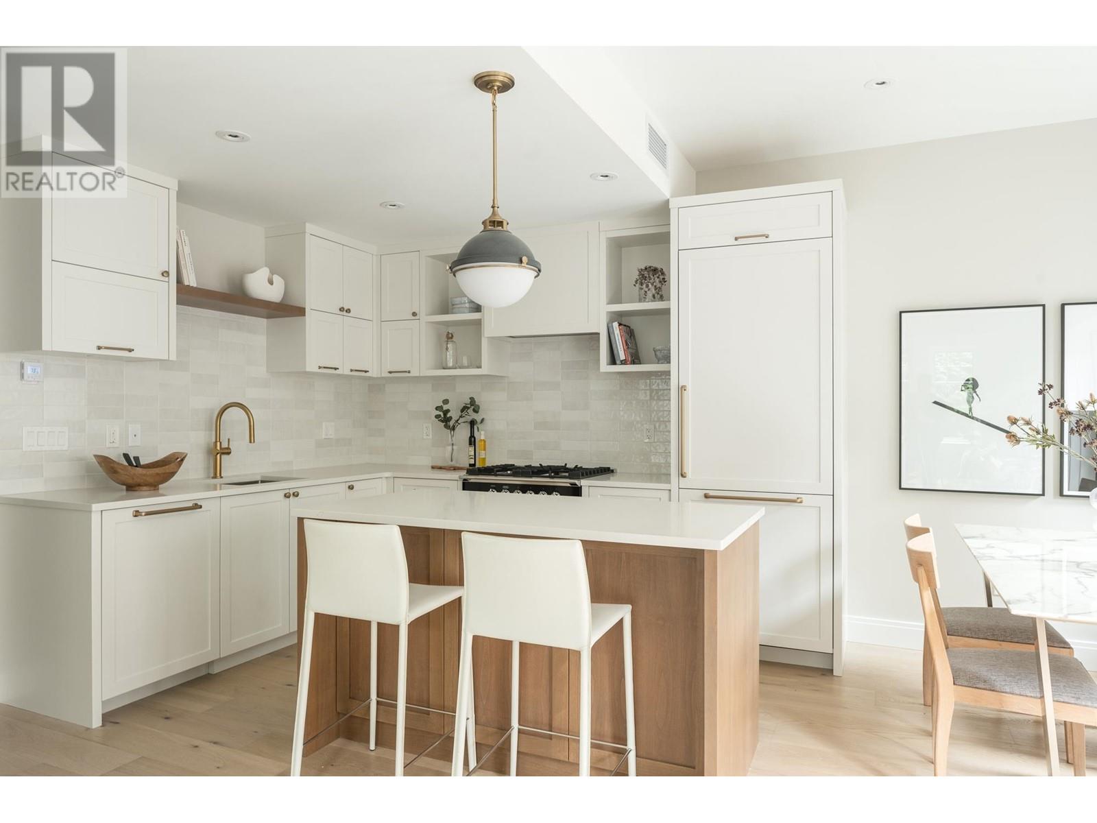 1458 W 45th Avenue, Vancouver, British Columbia  V6M 2H1 - Photo 3 - R2828051