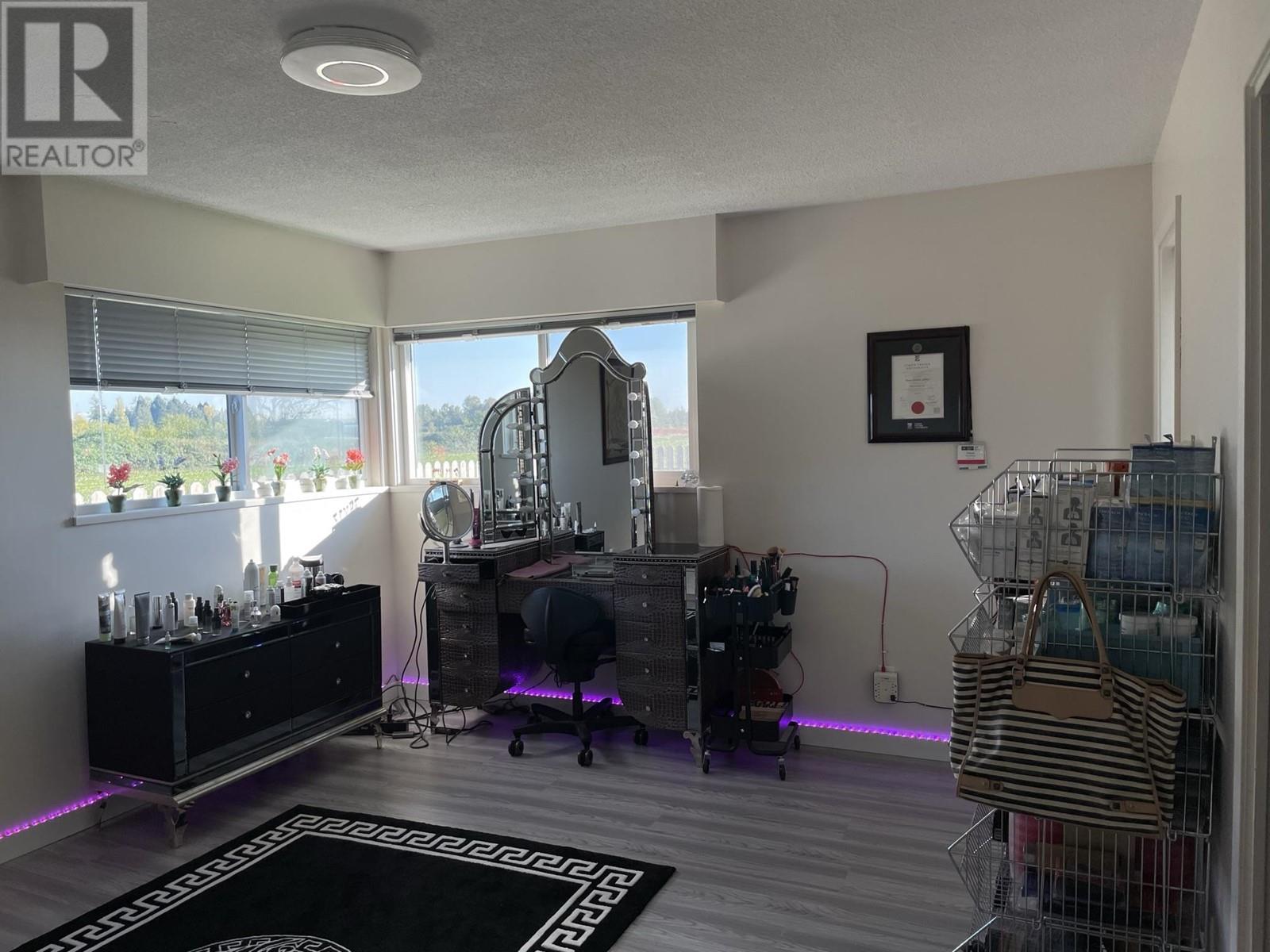 15240 -15260 Westminster Highway, Richmond, British Columbia  V6V 1A6 - Photo 15 - R2828338