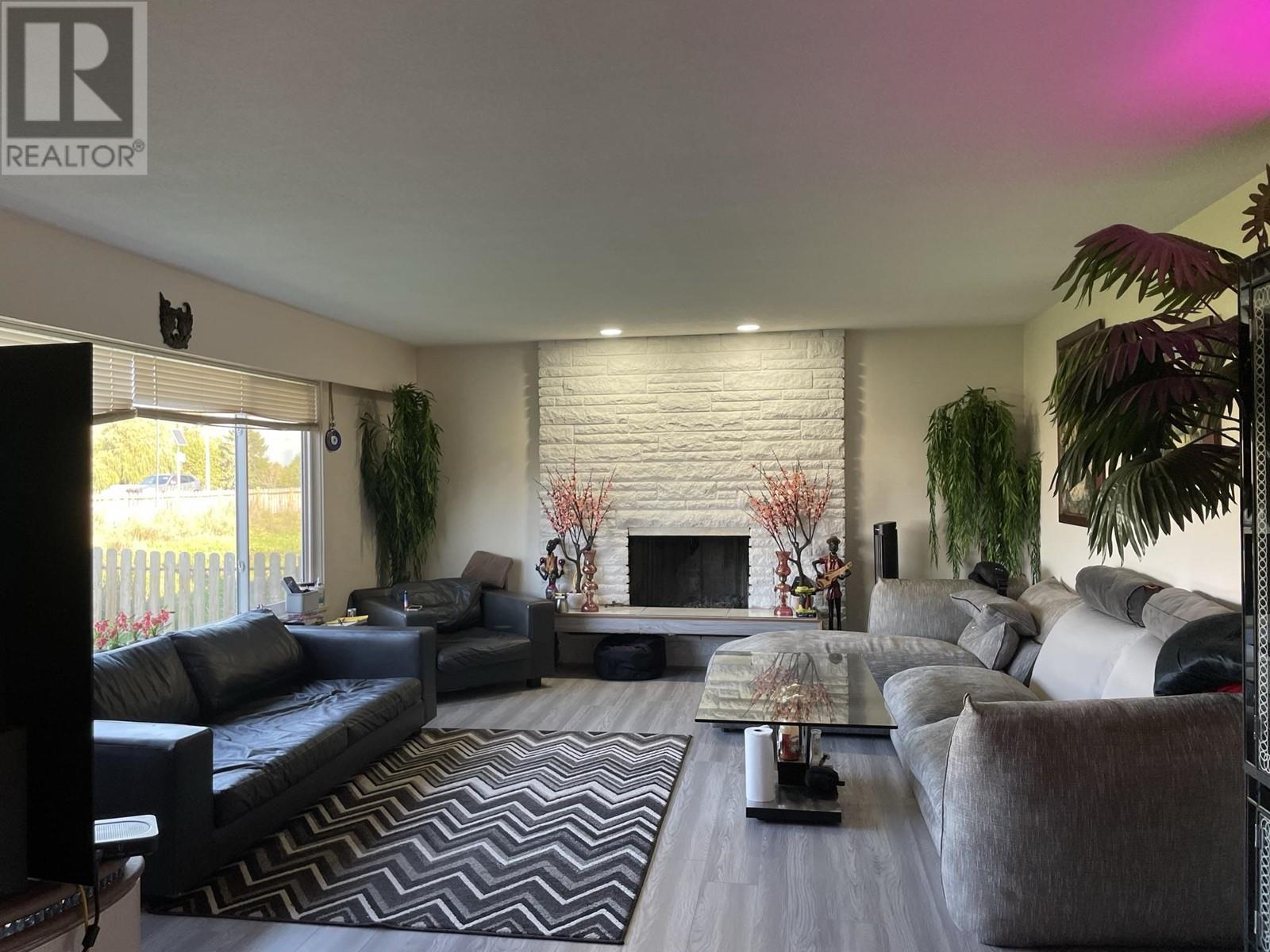 15240 -15260 Westminster Highway, Richmond, British Columbia  V6V 1A6 - Photo 5 - R2828338