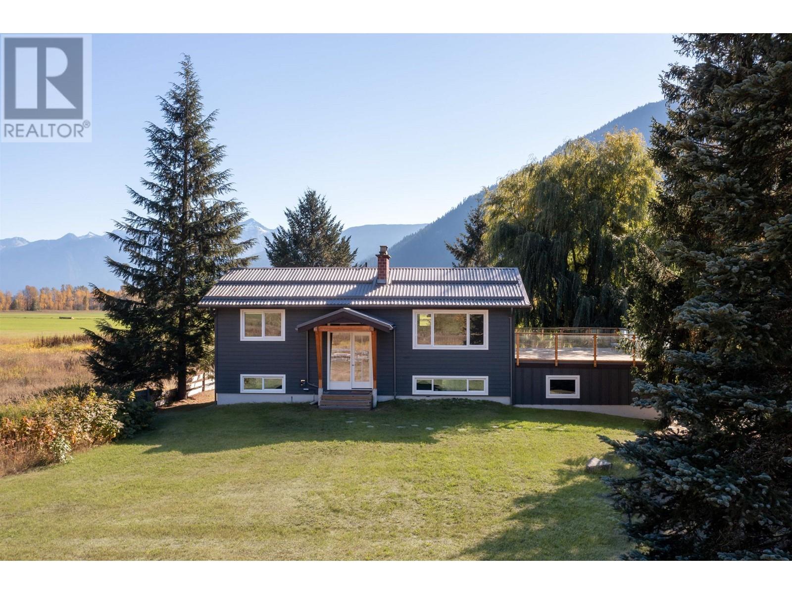 900 ERICKSON ROAD, pemberton, British Columbia