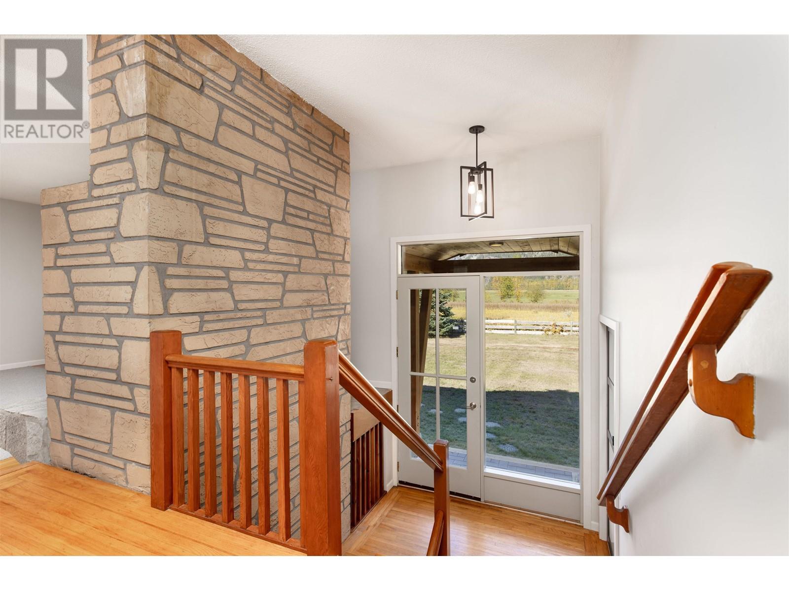 900 Erickson Road, Pemberton, British Columbia  V0N 2L2 - Photo 16 - R2823745