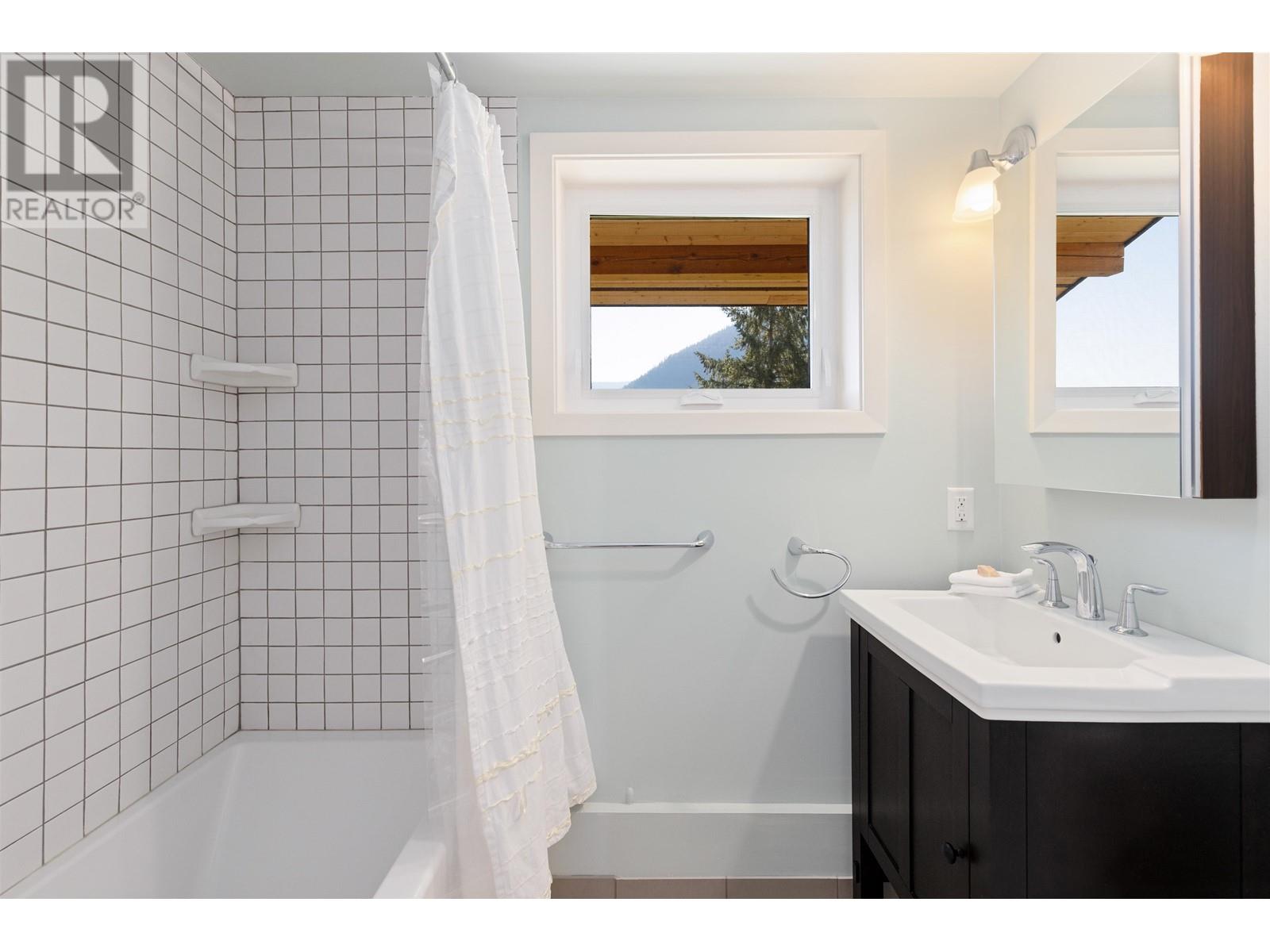 900 Erickson Road, Pemberton, British Columbia  V0N 2L2 - Photo 13 - R2823745