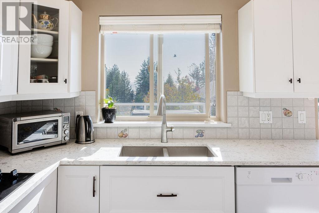 6356 Jasper Road, Sechelt, British Columbia  V7Z 0R7 - Photo 5 - R2827987